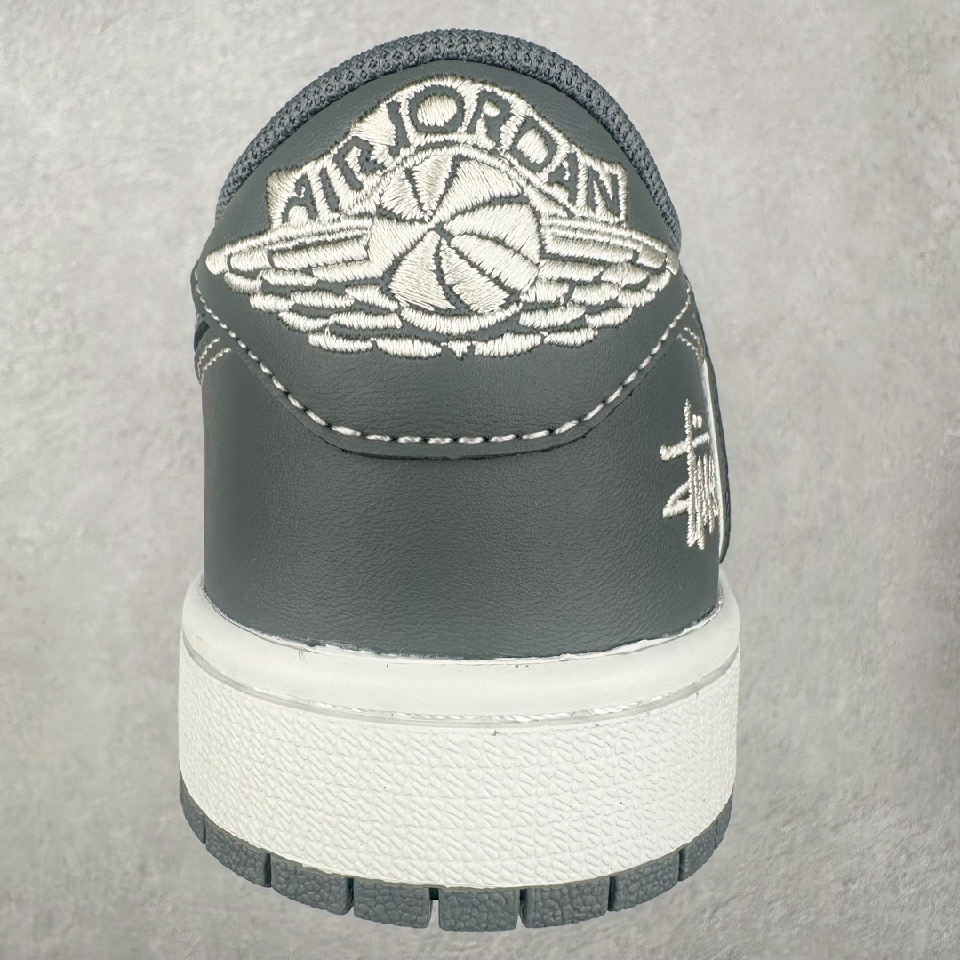 图片[8]-TS x Air Jordan AJ1 Low 倒钩低帮联名定制配色 XZ3398-003 原厂内置气垫魔块 A模大底 头层小牛皮 鞋舌AJ原厂专用牛津布+AJ专用反口珍珠布+原厂无杂质高弹内里海棉+特殊封边弹力鞋带 尺码：36 36.5 37.5 38 38.5 39 40 40.5 41 42 42.5 43 44 44.5 45 46 47.5-选品中心