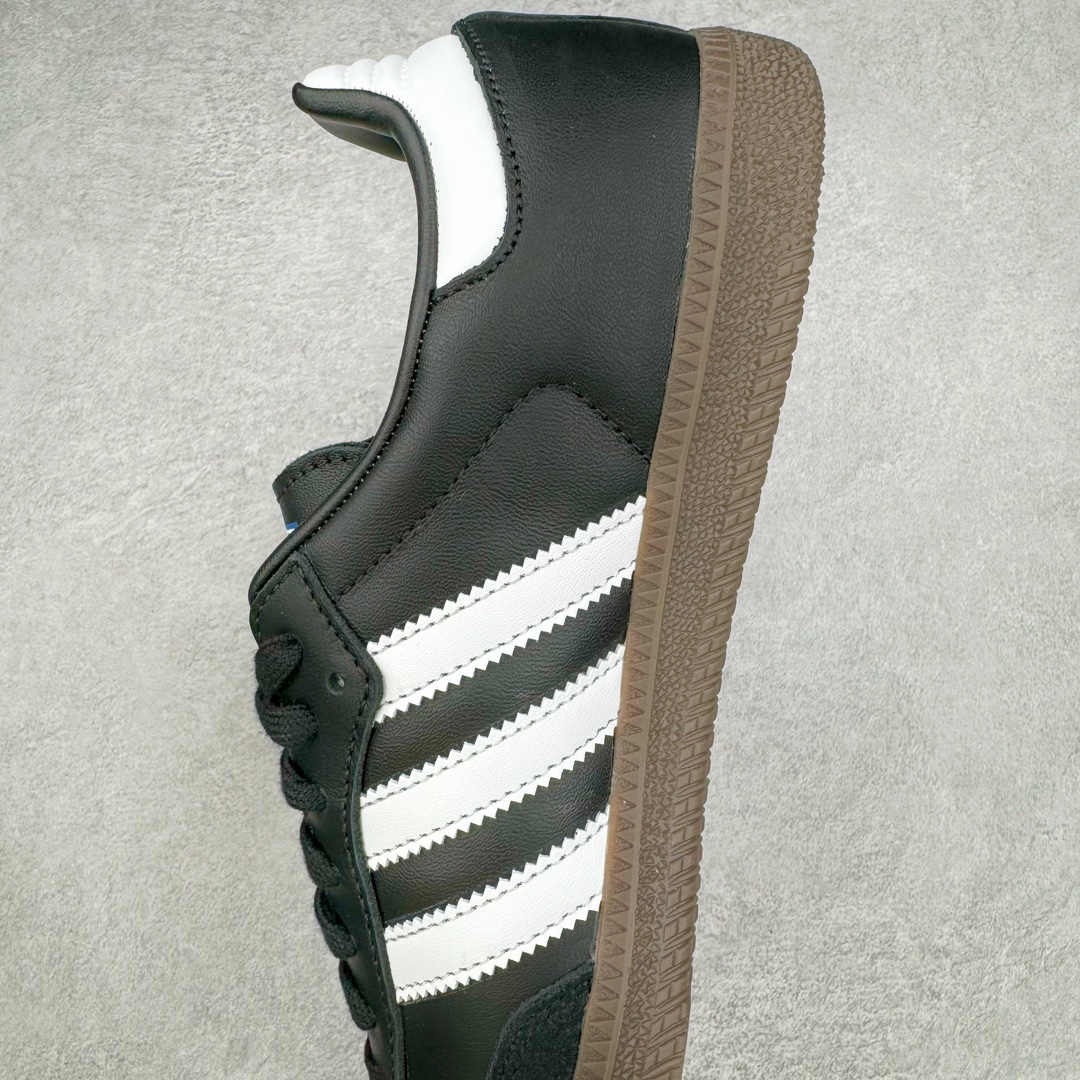 图片[7]-＃CS纯原 AD Original Samba OG 复古经典轻便板鞋 黑白 B75807 原装头层牛皮加持 正确烫金高频细节 原装纳米超迁皮料 独家私模橡胶大底 原盒原配 正确黑色中底布 过宽过胶 这款桑巴鞋展示了高质量的工艺 带有装饰的超锁缝制和无缝的手感 柔软、柔软的皮革造型和标志性的3条纹完成了精致的外观 正规合身鞋带 鞋面上有绒面鞋垫 橡胶鞋底 享受正畸套筒软感 自50年代首次亮相以来就一直在赢得粉丝的青睐 尺码：36 36.5 37.5 38 38.5 39 40 40.5 41 42 42.5 43 44 44.5 45-选品中心