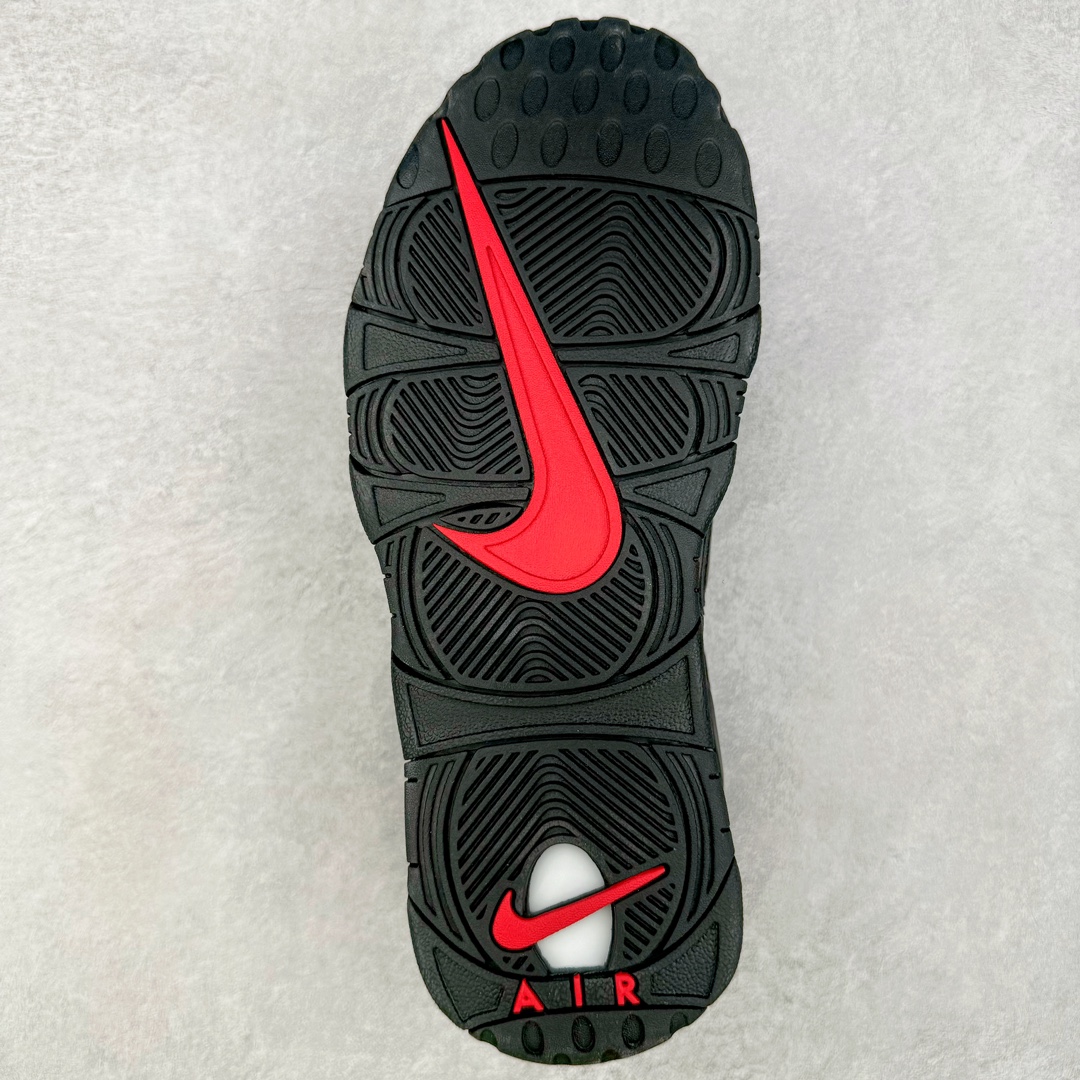 图片[9]-Supreme x NK Air More Uptempo 联名款皮蓬大Air复古文化篮球鞋 920092-001 NK更给予了 Supreme 最大的设计自由度 它看起来就像是在Air More Uptempo 进行了改造 将元年鞋面出现的两侧的大“AIR”字样改成了反光 SUPREME 字样去呈现 同时搭配以白色Swoosh和 Air-Sole气垫大底 让整双鞋一跃成为更切合到 Supreme 街头造型 尺码：36 36.5 37.5 38 38.5 39 40 40.5 41 42 42.5 43 44 44.5 45 46-选品中心