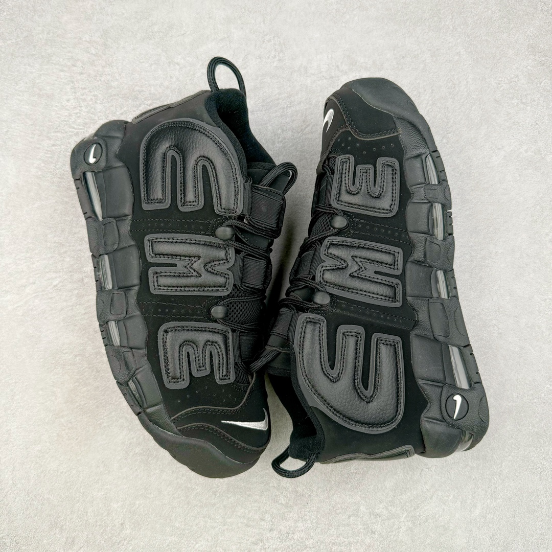 图片[3]-Supreme x NK Air More Uptempo 联名款皮蓬大Air复古文化篮球鞋 920092-001 NK更给予了 Supreme 最大的设计自由度 它看起来就像是在Air More Uptempo 进行了改造 将元年鞋面出现的两侧的大“AIR”字样改成了反光 SUPREME 字样去呈现 同时搭配以白色Swoosh和 Air-Sole气垫大底 让整双鞋一跃成为更切合到 Supreme 街头造型 尺码：36 36.5 37.5 38 38.5 39 40 40.5 41 42 42.5 43 44 44.5 45 46-选品中心