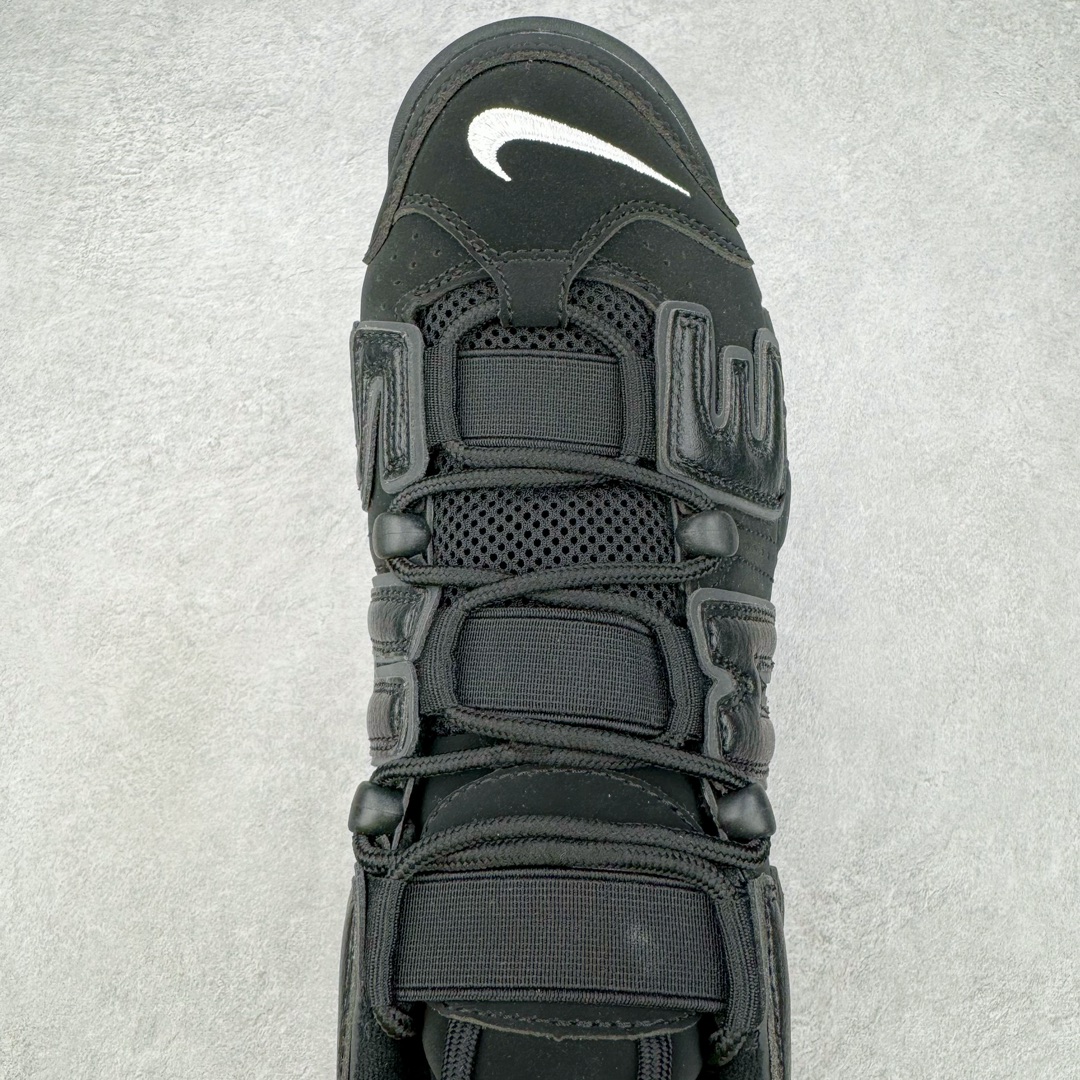 图片[4]-Supreme x NK Air More Uptempo 联名款皮蓬大Air复古文化篮球鞋 920092-001 NK更给予了 Supreme 最大的设计自由度 它看起来就像是在Air More Uptempo 进行了改造 将元年鞋面出现的两侧的大“AIR”字样改成了反光 SUPREME 字样去呈现 同时搭配以白色Swoosh和 Air-Sole气垫大底 让整双鞋一跃成为更切合到 Supreme 街头造型 尺码：36 36.5 37.5 38 38.5 39 40 40.5 41 42 42.5 43 44 44.5 45 46-选品中心