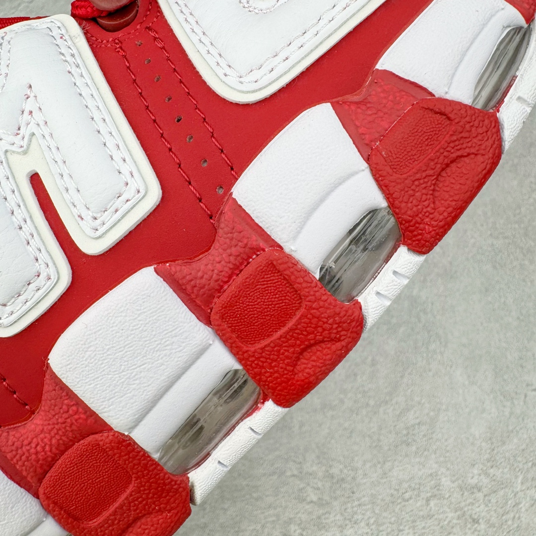 图片[18]-Supreme x NK Air More Uptempo 联名款皮蓬大Air复古文化篮球鞋 920092-600 NK更给予了 Supreme 最大的设计自由度 它看起来就像是在Air More Uptempo 进行了改造 将元年鞋面出现的两侧的大“AIR”字样改成了反光 SUPREME 字样去呈现 同时搭配以白色Swoosh和 Air-Sole气垫大底 让整双鞋一跃成为更切合到 Supreme 街头造型 尺码：36 36.5 37.5 38 38.5 39 40 40.5 41 42 42.5 43 44 44.5 45 46-选品中心