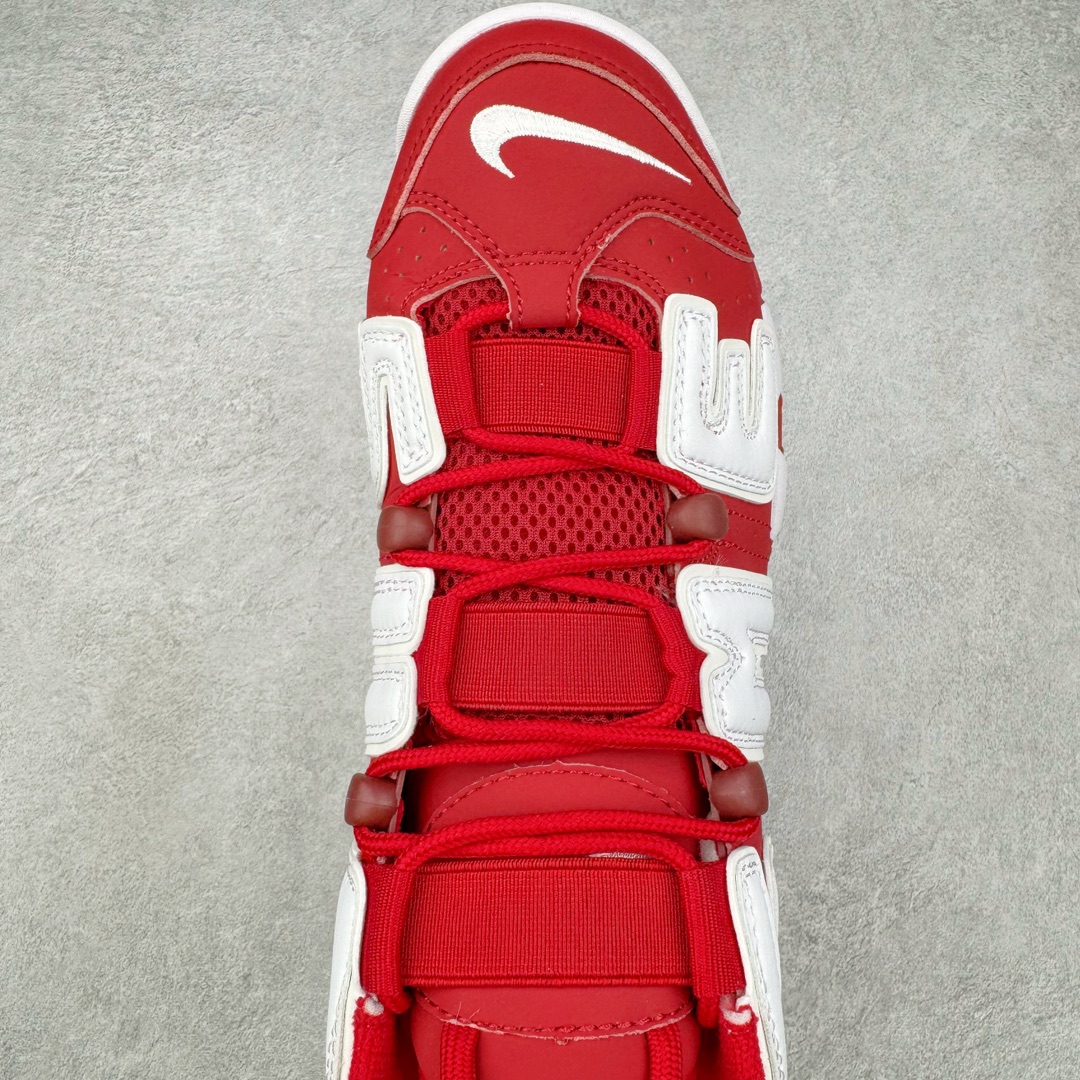 图片[4]-Supreme x NK Air More Uptempo 联名款皮蓬大Air复古文化篮球鞋 920092-600 NK更给予了 Supreme 最大的设计自由度 它看起来就像是在Air More Uptempo 进行了改造 将元年鞋面出现的两侧的大“AIR”字样改成了反光 SUPREME 字样去呈现 同时搭配以白色Swoosh和 Air-Sole气垫大底 让整双鞋一跃成为更切合到 Supreme 街头造型 尺码：36 36.5 37.5 38 38.5 39 40 40.5 41 42 42.5 43 44 44.5 45 46-选品中心