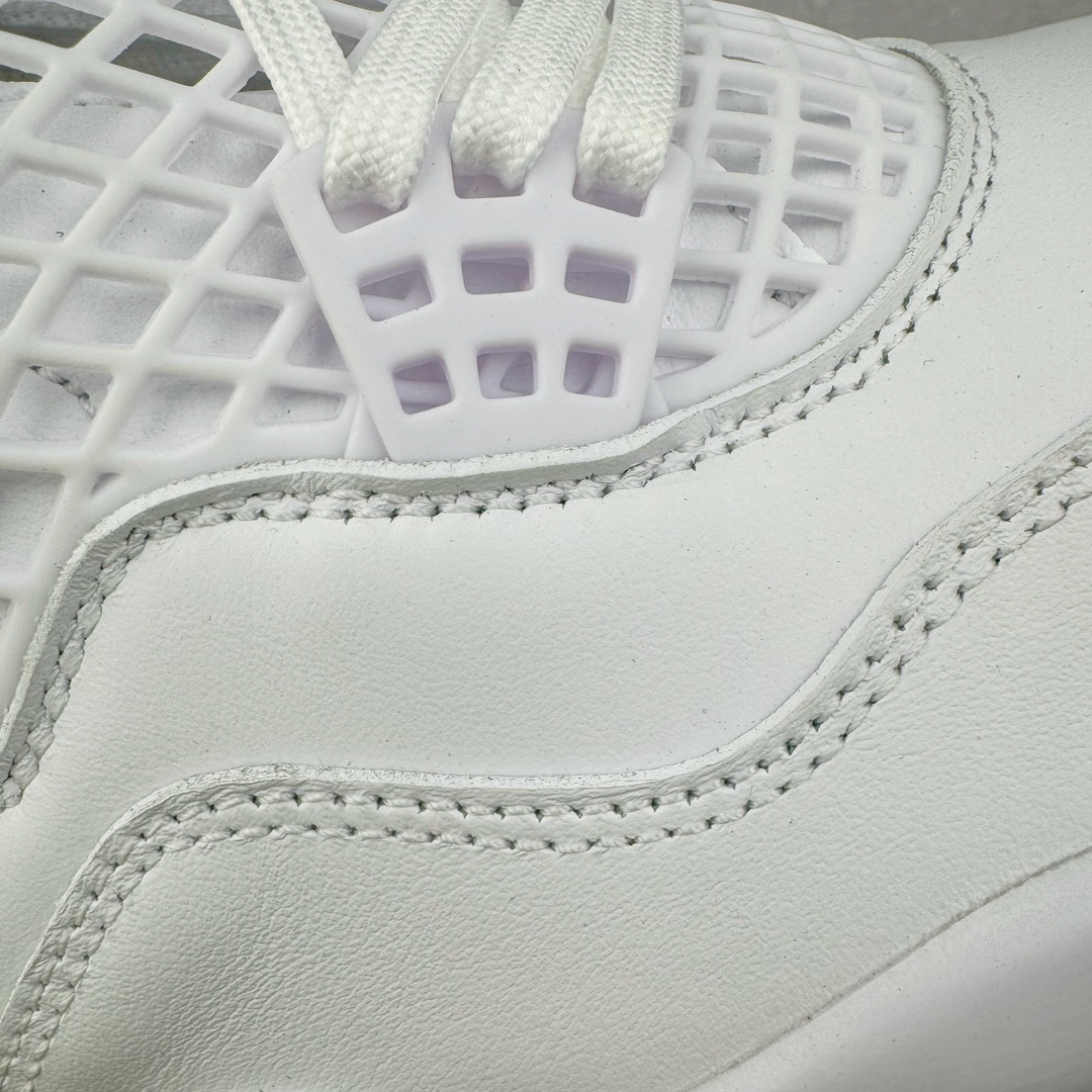 图片[14]-Air Jordan AJ4 NET FN7251-107 采用全新的全白色皮革为基底，重塑经典鞋型的轮廓。值得注意的是，在鞋舌周围融入延展网状设计，这一创新细节不仅是对 Air Jordan 系列经典元素的致敬，更通过 “ 网 ” 这一独特元素，为传统设计注入了现代感。鞋底采用坚韧耐用的橡胶材质，保证了穿着的稳定性与耐磨性。鞋跟内置缓冲空气装置，为穿着者带来更加舒适与稳定的支撑体验。而金属金色飞人吊牌，为整双鞋增添了奢华与高贵的质感。尺码：36 36.5 37.5 38 38.5 39 40 40.5 41 42 42.5 43 44 44.5 45 46 47.5-选品中心