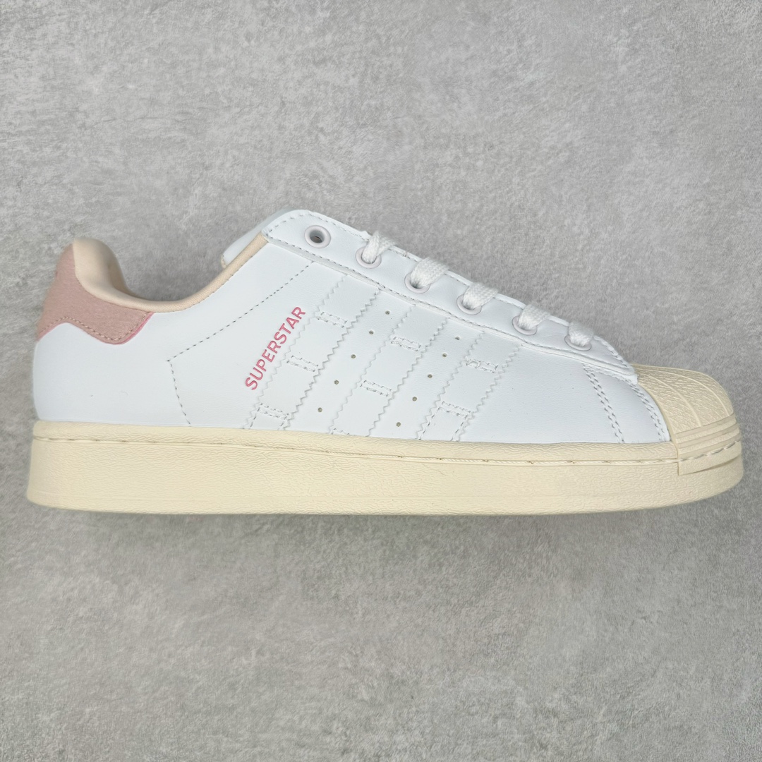 AD Originals Superstar 经典复古贝壳头板鞋 IF1802 诞生于1969年 是第一双将全皮面鞋 身与橡胶鞋头结合在一起的低帮篮球鞋 Superstar最开始 是作为高帮篮球鞋Pro Model的低帮版本而出现的 但因为其独特和醒目的橡胶鞋头造型而让大家熟知 被大家形象地称为\\\”shelltoe\\\”贝壳头 在70年代的美国职业篮球场上 接近3/4的NBA球员都将这双Superstar作为场上用鞋 80年代之后 经过不断的改良和发展 Superstar逐渐成为横跨时装、音乐、街头文化、休闲和运动等各大领域的时尚潮鞋 尺码：36 36.5 37 38 38.5 39 40 40.5 41 42 42.5 43 44 44.5 45-选品中心