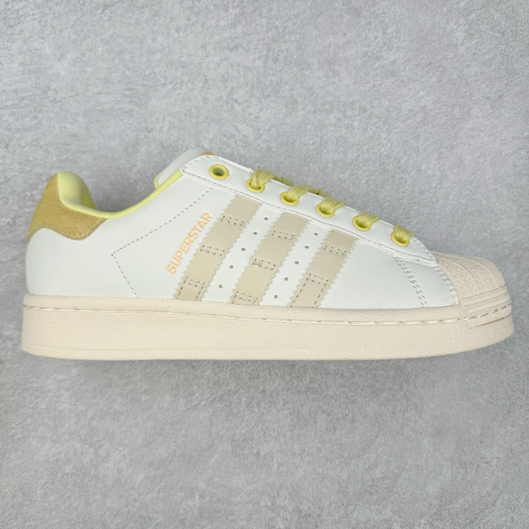 AD Originals Superstar 经典复古贝壳头板鞋 IF1805 诞生于1969年 是第一双将全皮面鞋 身与橡胶鞋头结合在一起的低帮篮球鞋 Superstar最开始 是作为高帮篮球鞋Pro Model的低帮版本而出现的 但因为其独特和醒目的橡胶鞋头造型而让大家熟知 被大家形象地称为\\\”shelltoe\\\”贝壳头 在70年代的美国职业篮球场上 接近3/4的NBA球员都将这双Superstar作为场上用鞋 80年代之后 经过不断的改良和发展 Superstar逐渐成为横跨时装、音乐、街头文化、休闲和运动等各大领域的时尚潮鞋 尺码：36 36.5 37 38 38.5 39 40 40.5 41 42 42.5 43 44 44.5 45-选品中心