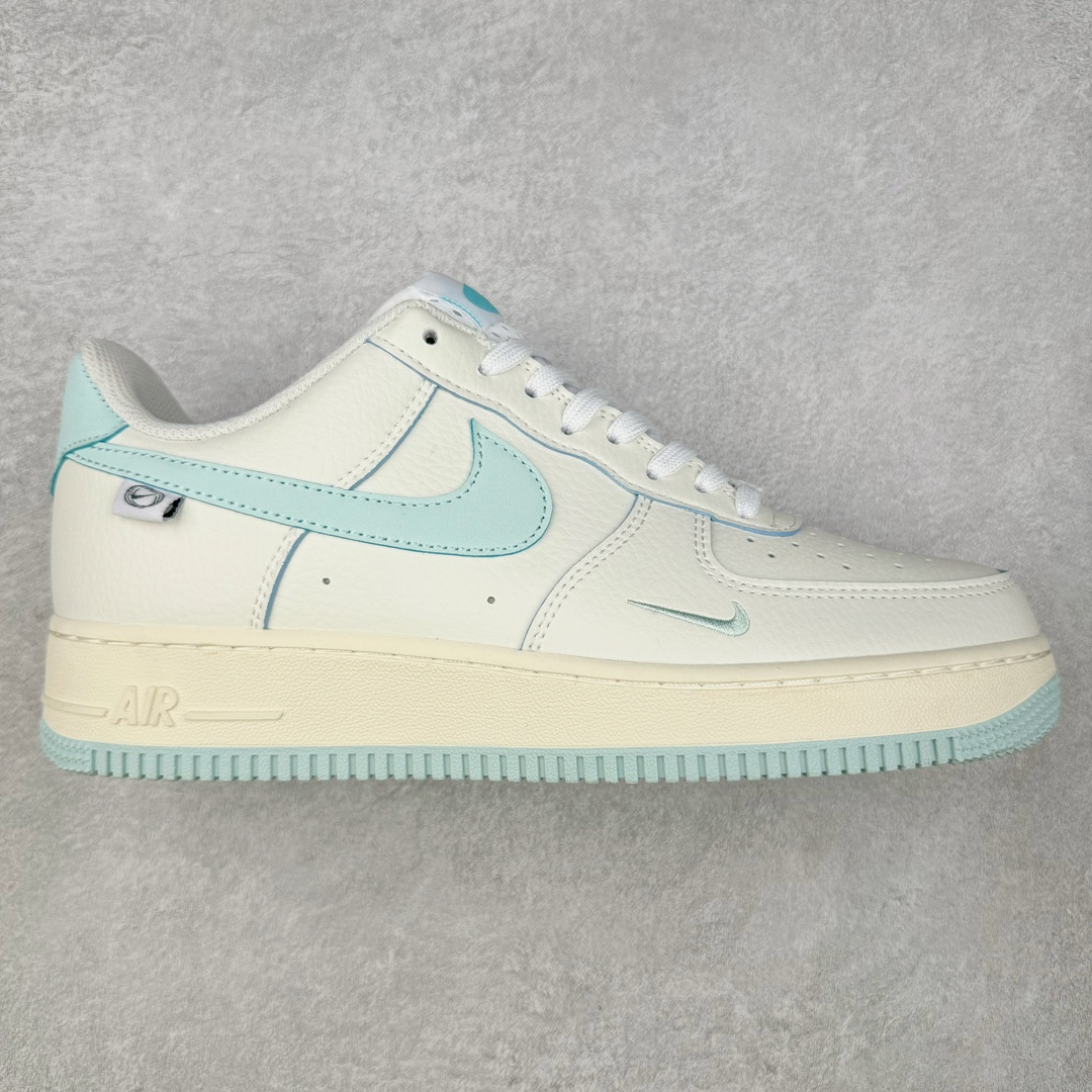 NK Air Force 1´07 Low 空军一号低帮百搭休闲运动板鞋 CW2288-111 柔软、弹性十足的缓震性能和出色的中底设计 横跨复古与现代的外型结合 造就出风靡全球 三十多年的Force 1 直到今天还深受青睐 尺码：36 36.5 37.5 38 38.5 39 40 40.5 41 42 42.5 43 44 44.5 45-选品中心