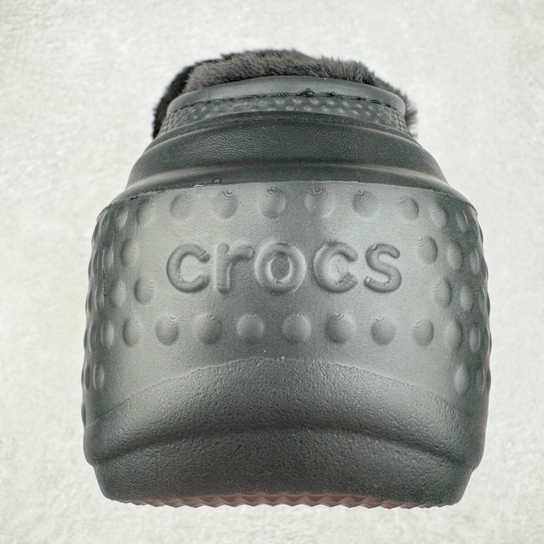 图片[8]-＃DG莞产 Crocs Stomp 卡骆驰保暖雪屋蓬蓬暖靴雪地靴凉鞋 超强LiteRide科技缓震鞋垫加持 官方2023最新款 透明防水袋包装 注意配件需单独购买 超轻Croslite专利材料打造 鞋面更加耐用易清洗 该鞋款轻盈舒适 2002年 经典克骆格诞生 秉承外形简单 穿着舒适的初衷 不断为消费者带来舒适的穿着体验 穿出“趣”味 鞋面洞洞可搭彰显个性的智必星 一鞋两穿 可调节式后跟带增添鞋身的稳固性能 放前面变成愜意舒适的凉拖 放后面行走跑跳更加稳妥 Croslite ™材料 封闭式细胞树脂 能够在体温作用下自动变形以适应脚部形状 涉水性优秀的同时易于清洁 抓地力强 不易打滑 Crocs的核心理念：轻便 灵活 全方位的舒适感 同步官方尺码：M4（36-37） M5（37-38）M6（38-39）M7（39-40）M8（41-42）M9（42-43）M10（43-44）M11（45-46）-选品中心