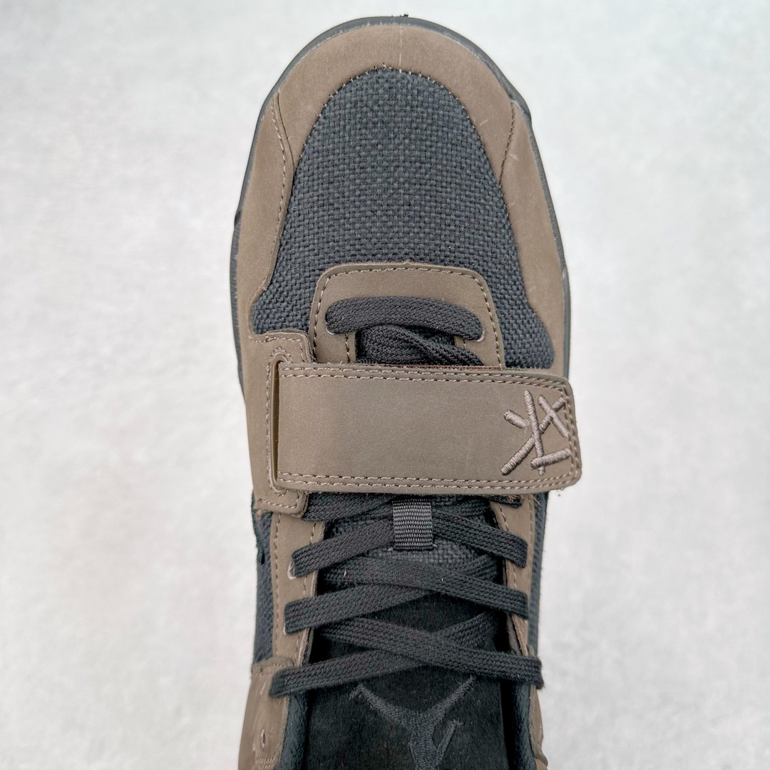 图片[4]-Travis Scott x Jordan AJ Cut The Check TS倒钩联名魔术贴篮球鞋 FZ8117-204 配色方面采用黑色为底 搭配棕色框架呈现 完美还原了初代倒钩的配色设计 细节方面 标志性的反钩Swoosh采用黑色点缀 鞋面还带有特殊的魔术贴细节 此外在鞋舌、后跟部分均带有Cactus Jack厂牌Logo 彰显鞋款特殊身份 尺码：36 36.5 37.5 38 38.5 39 40 40.5 41 42 42.5 43 44 44.5 45 46-选品中心