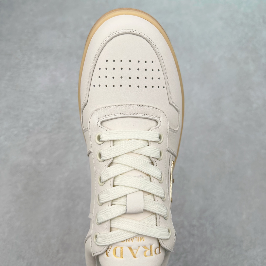 图片[4]-＃纯原 PRADA普拉达 厚底徽标系带运动休闲男鞋系列 广东大厂品质 专柜同步 大气个性更潮更抢眼更追求档次，它将颠覆旧念，与您共度时尚潮人必备! 面料采用原版进口小牛皮 牛皮内里垫脚 橡胶发泡大底 轻便防滑耐磨 脚感舒适 款式耐看做工精细 配以简洁利落的鞋楦 彰显男人的果敢和硬朗 尺码：38-44（皮鞋码）-选品中心