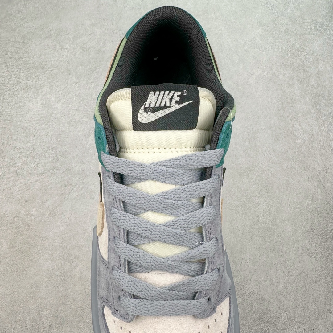 图片[5]-＃Z版纯原 NK Dunk Low 高端定制款 摩卡米白绿 DZ2794-566 独家原厂航空铝磨具打磨大底 鞋头坡度极致还原 原盒原配 圈内天花板工艺 原厂冲刀 超高清洁度 全鞋零毛边皮料切割 全套原楦原模倾力打造完美版型 采用原厂百宏鞋带以及原厂百宏织唛舌标 内标可供原厂几率过验 原厂中底布黄色点胶 原厂中底布拉帮走线遵循公司‼️尺码：36 36.5 37.5 38 38.5 39 40 40.5 41 42 42.5 43 44 44.5 45 46 47.5-选品中心