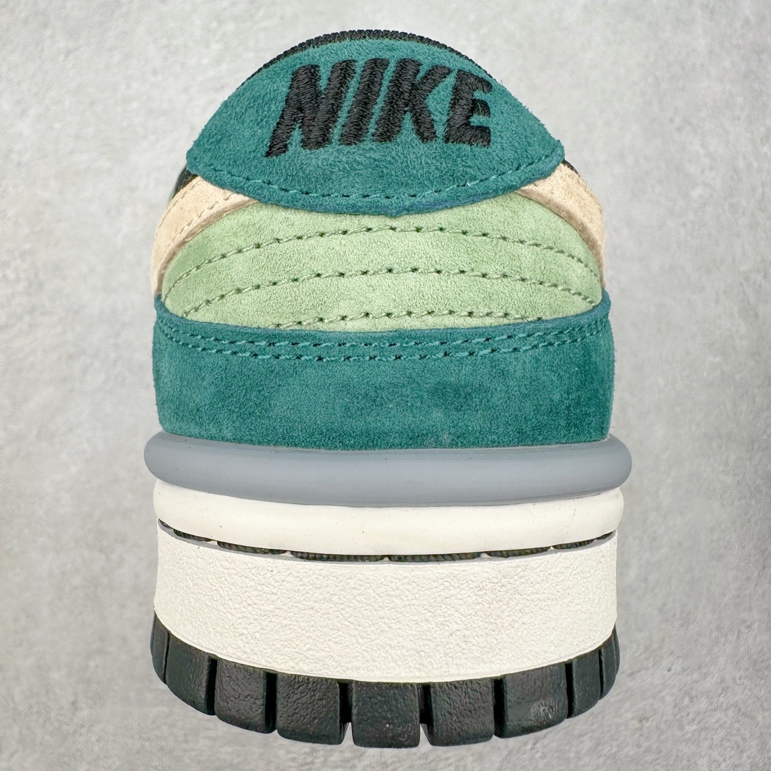 图片[8]-＃Z版纯原 NK Dunk Low 高端定制款 摩卡米白绿 DZ2794-566 独家原厂航空铝磨具打磨大底 鞋头坡度极致还原 原盒原配 圈内天花板工艺 原厂冲刀 超高清洁度 全鞋零毛边皮料切割 全套原楦原模倾力打造完美版型 采用原厂百宏鞋带以及原厂百宏织唛舌标 内标可供原厂几率过验 原厂中底布黄色点胶 原厂中底布拉帮走线遵循公司‼️尺码：36 36.5 37.5 38 38.5 39 40 40.5 41 42 42.5 43 44 44.5 45 46 47.5-选品中心