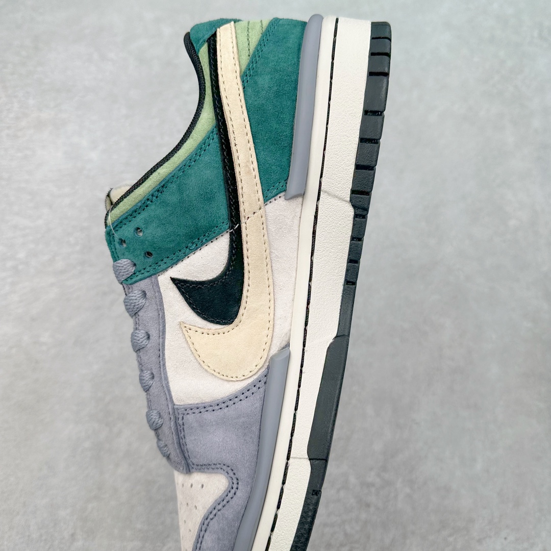 图片[7]-＃Z版纯原 NK Dunk Low 高端定制款 摩卡米白绿 DZ2794-566 独家原厂航空铝磨具打磨大底 鞋头坡度极致还原 原盒原配 圈内天花板工艺 原厂冲刀 超高清洁度 全鞋零毛边皮料切割 全套原楦原模倾力打造完美版型 采用原厂百宏鞋带以及原厂百宏织唛舌标 内标可供原厂几率过验 原厂中底布黄色点胶 原厂中底布拉帮走线遵循公司‼️尺码：36 36.5 37.5 38 38.5 39 40 40.5 41 42 42.5 43 44 44.5 45 46 47.5-选品中心