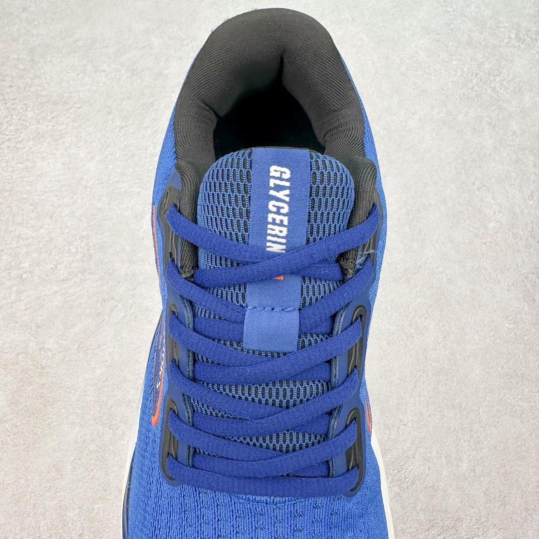 图片[5]-Brooks Hyperion Tempo 布鲁克斯竞速跑鞋 轻量训练缓震跑鞋马拉松运动鞋 Brooks 四大跑鞋之一 百年品牌 跑鞋从外形上基本就能判断这是一款速度跑鞋 简洁干练的外形结构和极强的运动流线型看着非常有速度感 上脚的第一感觉是非常轻 美码9码的鞋单只206g不到 从个人偏好来说 200g左右的竞速鞋最具安全感 鞋面采用单层网布 很薄 前掌使用了大量开放式网眼 排气直接快速 透气性上乘 鞋舌也是轻量化设计 仅为一层麂皮 和脚背完美贴合 鞋舌中央有个防偏穿孔 从实际穿着来看 通常鞋舌都是外偏 如果是防偏穿孔位于中心 防偏效果其实并不十分有效 如果采用趋外侧的偏心设计更有效 鞋帮泡棉填充量不大 但非常紧凑 贴合舒适 包裹稳固 内置硬质TPU保证必要的稳定性 跑鞋中底采用的是DNA FLASH科技材料 DNA FLASH中底科技 是Brooks第一款将氮气注入中底的创新科技 主要原理是借助“超临界流体”发泡技术 将液态氮稳定的转化为气态氮 并使其均匀地形成无数紧密贴合的密闭式气囊结构 尺码：40 40.5 41 42 42.5 43 44 44.5 45 46-选品中心