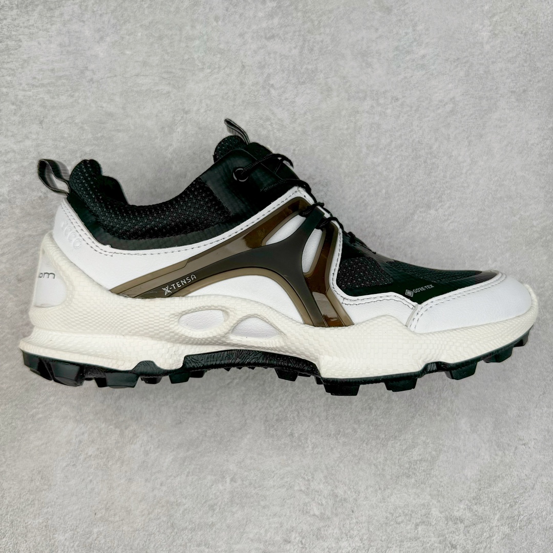 ECCO爱步2024年新款户外鞋防水透气越野跑鞋 健步踪迹系列 鞋面设有GORE-TEX防水薄膜 给你贴心防水保护 防水透气 直接注塑工艺连接鞋面与鞋底 一体成型 合脚稳固 BIOM自然律动科技鞋楦 符合人体工学 长效缓震带来裸足体验 橡胶大底 结合橡胶凸起鞋钉设计 适应多种地形 提供强劲抓地力与耐磨性 稳定支撑 越野无束 尺码:39 40 41 42 43 44(正常码)-选品中心