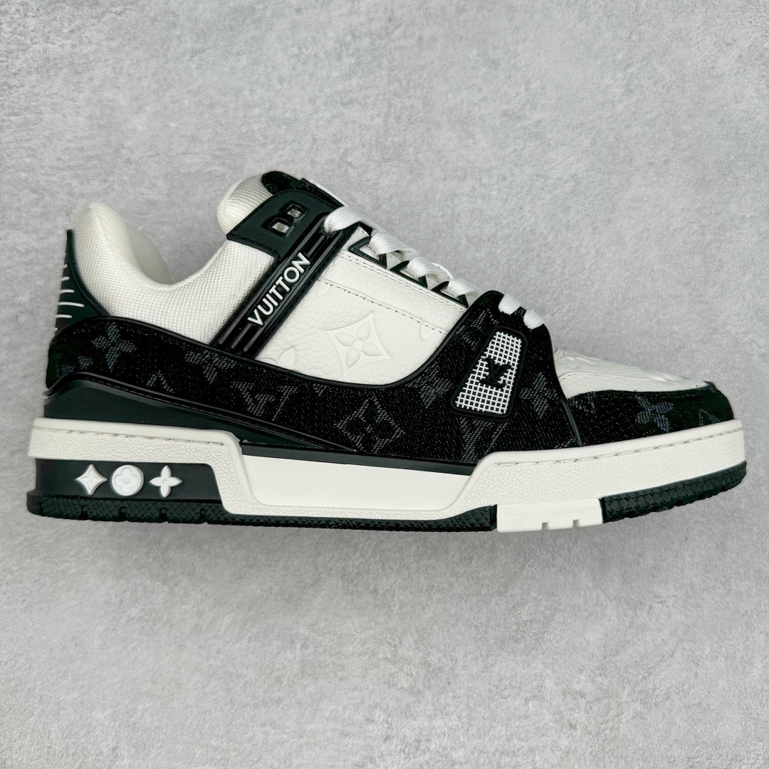 ＃FZ纯原福利 Louis Vuitton Trainer lv时装走秀运动鞋 实力大厂出品 平台专供 成熟的做工稳定的品控 完美鞋型超高的清洁度 零毛边线头瑕疵 全套原楦原纸版原鞋开模 全网最具灵魂的版型 正确原装黄色鞋盒 正确中底印花 鞋面印花3D高频深度立体 全鞋电脑针车 紧密相连 针距密度一致 环保乳胶注塑鞋垫 厚度脚感还原原版 皮面裁剪部位 统一油边封口工艺 原装橡胶大底含胶量大底组合零偏差 专柜全套包装 防尘袋 说明书 质保卡 男女鞋 尺码：35 36 37 38 39 40 41 42 43 44 45-选品中心