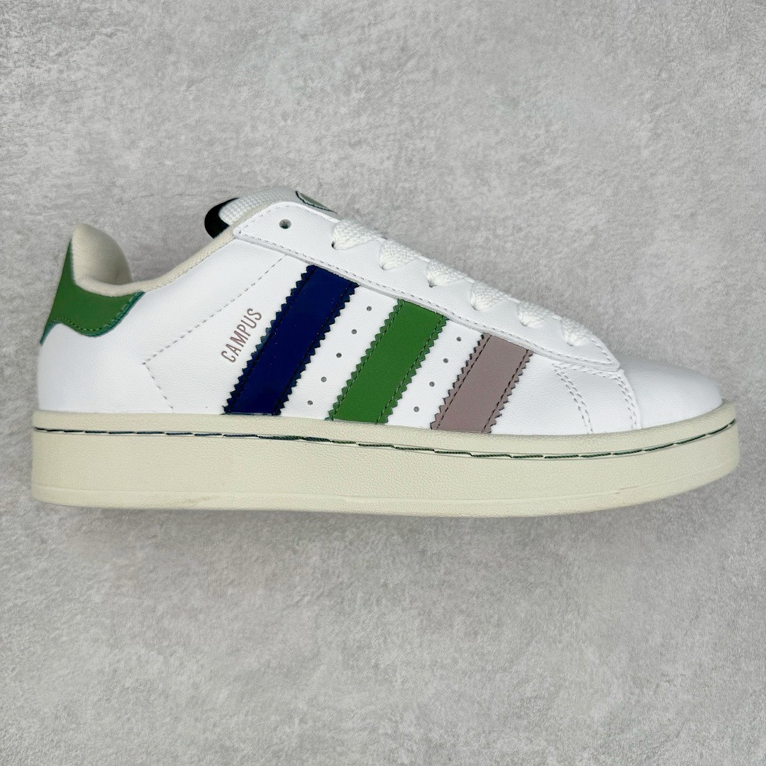 图片[5]-＃C版纯原 AD Originals Campus 00s 学院系列面包风经典复古低帮百搭休闲运动板鞋 IH3266 原鞋开发 正确版型 市面唯一全鞋采用原厂头层SD皮料 正确宽版鞋盒 清洁度完美 诠释最高工艺 这次 Originals 选择了以经典复古鞋型 Campus 为蓝本打造全新面包鞋 这款鞋型联名不断 冠希当年对它更是钟爱有加 论牌面丝毫不输贝壳头、Forum 等大热鞋型 这次 Campus 一改 80 年代的瘦长造型 鞋舌、鞋身、鞋底甚至细节都变大了 营造出千禧年前后流行的面包鞋宽大廓形 因此鞋名改为 Campus 00s 鞋身采用绒面皮料搭配白色常规皮革 质感上还是延续了经典 Campus 的设计 鞋舌填充更加饱满 让鞋款整体看起来更加圆润 搭配上这款浅蓝配色「蓝胖子」造型真的很可爱 鞋舌还加入了与以往 Campus 不同的全新三叶草 Logo 令造型更具千禧气息 鞋带也采用了加宽的设计 如果你不喜欢 这次还附送了传统鞋带可以替换 鞋底采用了米黄做旧设计 凸显鞋款的复古年代感 除了清新可人的浅蓝配色 还有一款酷灰配色 造型更加硬朗复古 而且相比浅蓝配色更加耐脏 尺码：36 36⅔ 37⅓ 38 38⅔ 39⅓ 40 40⅔ 41⅓ 42 42⅔ 43⅓ 44 44 ⅓ 45-选品中心