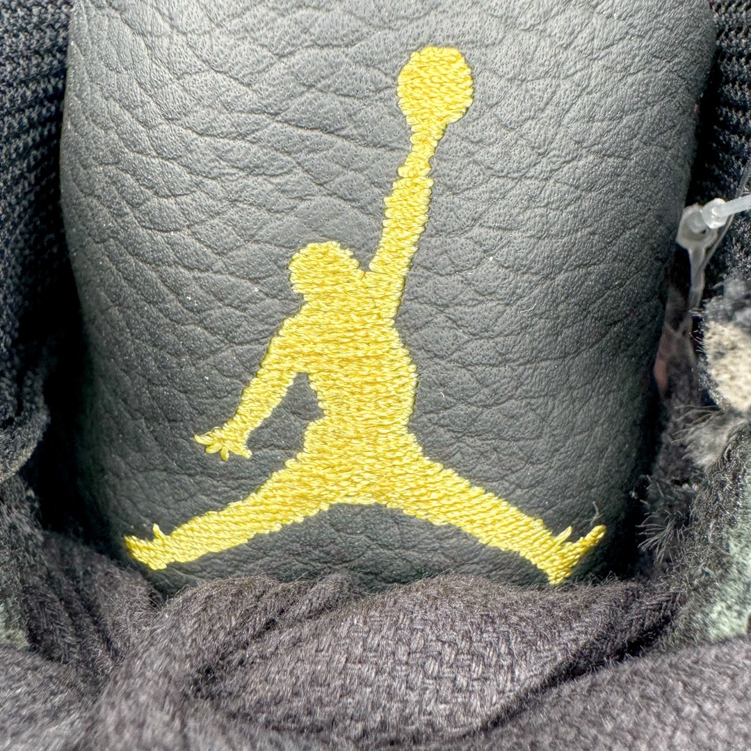 图片[11]-＃PK纯原 J Balvin x Air Jordan AJ3 联名黑红 彩虹渐变 FN0344-001 目前市场最推荐的产品 市场唯一正确批次 操刀耗时半年巨作 超合理的单价 拒绝高利润 全套原纸板楦头开发 原厂大底磨具加持立体防滑纹理 原装可视Air Sole气垫 原汁原味最完美的三代版型 唯一正确鞋头趴度弧度高度鞋身腰线 原厂TPU彩虹扎染后跟饰片 正确内里反口里网布 皮料菱角分明不变形无多余毛边 广东原厂zp同批次手工大底描漆拉丝 市场唯一原厂鞋扣模具 原厂织唛标 原厂飞人电绣工艺 尾指中部跳三针 独家绑鞋带手法 印刷中底布 四线拉帮 米色美纹纸贴合固定 进口港宝加持 后跟自然饱满 全鞋荧光划线卡点 追求极致完美 每一双都是工艺品 多重QC质检 超越公司货的品控标准 实实在在的免检产品 尺码：40 40.5 41 42 42.5 43 44 44.5 45 46 47.5 48.5-选品中心