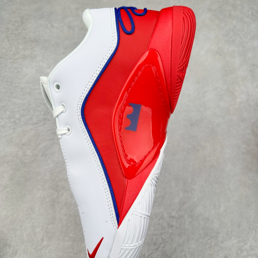 图片[7]-NK LeBron XXII 詹姆斯22代签名实战篮球鞋 FZ1095-103 采用全新中足鞋鞍翼结构，作为护栏保护的同时提供自然的控制感和稳定性，令下一代运动员能够自信锁定、起跳并突破极限。该鞋款中底还采用了Cushlon 2.0泡绵，以提升每一步的舒适感受，同时后掌与前掌的Air Zoom技术确保强劲的推进力和柔软的落地感。低帮设计助力运动员保持场地感，在维持控制的同时能够毫无拘束地移动。外底，包括抓地区域，专为支持关键动作而设计，例如勒布朗的试探步、反向转身、起跳和后撤步。LeBron XXII融合了性能与奢华，采用优质材料、高性能结构和精致细节，旨在满足从硬木球场到好莱坞聚光灯下多种场地与场景的需求。勒布朗的个人风格贯穿整双鞋款，从受其设计影响获得启发的大胆、颠覆性配色，到融入后跟的个人签名，赋予鞋款独特又极具个人特色的质感。尺码：40 40.5 41 42 42.5 43 44 44.5 45 46-选品中心