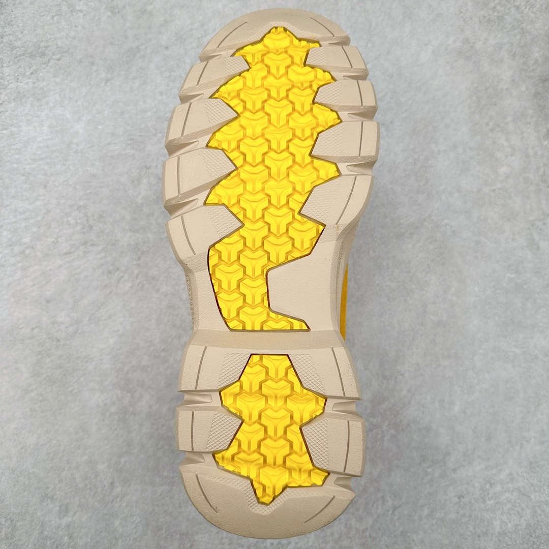 图片[9]-UGG 2024秋冬新品（羊羔毛一体内里 保暖锁热🔥）秋冬必备 户外中帮休闲马丁靴雪地靴系列 广东大厂品质 24ss秋冬新款 时尚潮流搭配 面料釆用意大利进口磨砂牛皮 全鞋真牛皮材料 大底到五金都是代工厂原材料制作 好货不杀猪 首单质量严格把控 全套官网统一包装 今年冬季防寒户外专用产品 日常随意搭配 型男必备‼美国轻奢品牌【UGG】Tasman Weather Hybrid 塔斯曼混合系列中帮轻量休闲马丁靴“ 尺码：39-44（比运动鞋大一码）-选品中心