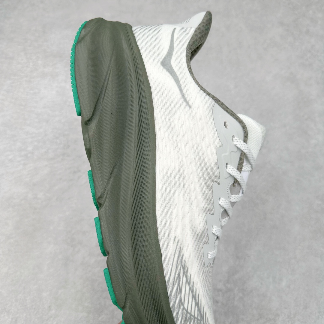 图片[6]-＃HK纯原 HOKA ONE ONE Clifton 克里夫顿9代专业性能减震公路跑步鞋 美国特供批次 轻盈透气的针织网面和纱线的使用让鞋面更挺拔 增强鞋面的强度和支撑性能 搭配柔软的鞋舌 让双脚在舒适包裹中跑的更加畅快 全新泡棉中底 柔软的同时增强回弹性能 为不同跑者提供更平稳流畅的脚感 带来全面的缓冲保护 根据人体工程学设计的延长拉襟 后跟处弹软的海绵填充舒适固定 避免掉跟和摩擦 相比上一代光滑的内衬 Clifton 9的内衬增强了摩擦力 避免双脚在鞋内滑动 尺码：36 36.5 37.5 38 38.5 39 40 40.5 41 42 42.5 43 44 44.5 45-选品中心