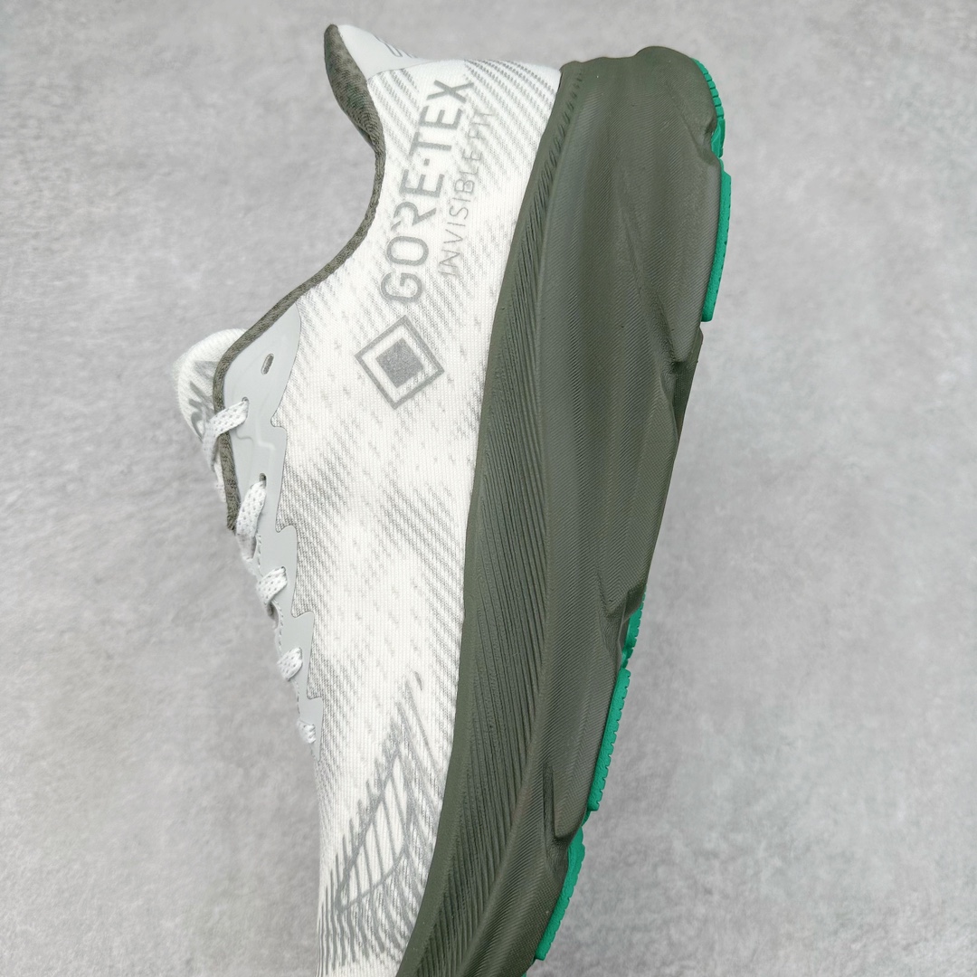 图片[7]-＃HK纯原 HOKA ONE ONE Clifton 克里夫顿9代专业性能减震公路跑步鞋 美国特供批次 轻盈透气的针织网面和纱线的使用让鞋面更挺拔 增强鞋面的强度和支撑性能 搭配柔软的鞋舌 让双脚在舒适包裹中跑的更加畅快 全新泡棉中底 柔软的同时增强回弹性能 为不同跑者提供更平稳流畅的脚感 带来全面的缓冲保护 根据人体工程学设计的延长拉襟 后跟处弹软的海绵填充舒适固定 避免掉跟和摩擦 相比上一代光滑的内衬 Clifton 9的内衬增强了摩擦力 避免双脚在鞋内滑动 尺码：36 36.5 37.5 38 38.5 39 40 40.5 41 42 42.5 43 44 44.5 45-选品中心