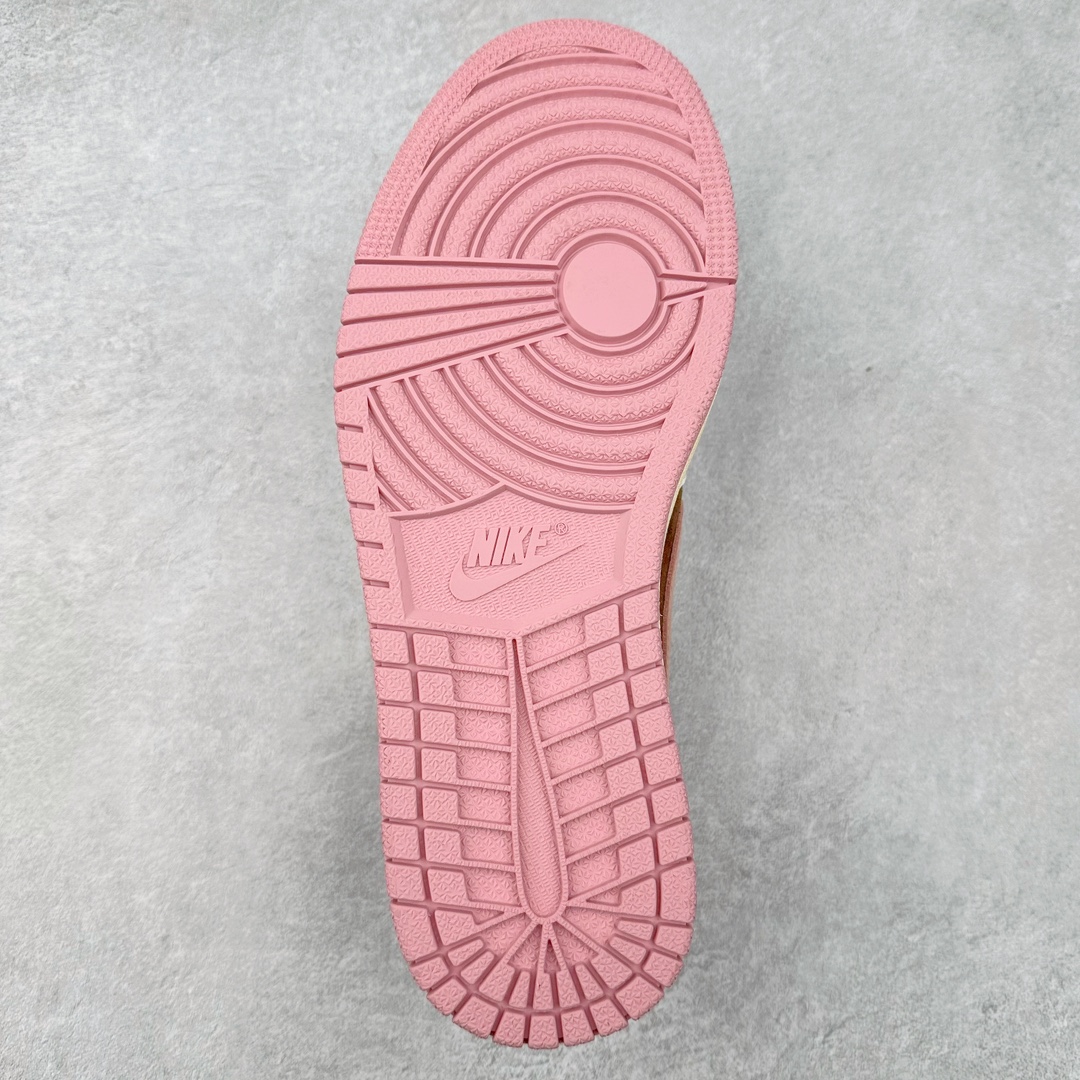 图片[9]-＃KZ神版莞产 Travis Scott x Air Jordan AJ1 Low OG SP TS联名倒钩低帮 白棕粉 DZ4137-206 全系列配色 外贸特供批次 新配色不断更新开发 市场中端王者 全套原纸板楦头开发 确保原汁原味 完美呈现一代版型 一比一鞋头弧度高度鞋身弧度 此版本只针对中端市场 细节品控鞋型随意秒杀市面同价位 鞋型完美 不臃肿别扭 头层皮料加持 用料绝不含糊 进口玻璃冲刀皮料裁剪零毛边 电脑针车工艺 超高鞋面清洁度 最高QC检验标准 控制溢胶瑕疵 原盒原配 飞翼3D高频深度立体 工艺方面大到整体鞋型 漏斗收腰 底线拉帮 LOGO立体程度 小到针眼排布 载片对称 冲孔效果 鞋标规范 鞋垫背胶等等 无一不是口碑收割 每双都是一个回头客 尺码：36 36.5 37.5 38 38.5 39 40 40.5 41 42 42.5 43 44 44.5 45 46 47.5-选品中心