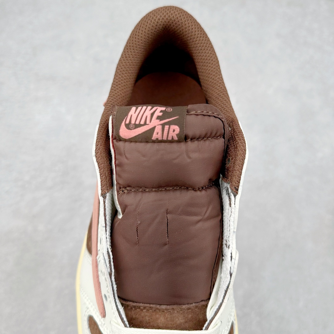 图片[5]-＃KZ神版莞产 Travis Scott x Air Jordan AJ1 Low OG SP TS联名倒钩低帮 白棕粉 DZ4137-206 全系列配色 外贸特供批次 新配色不断更新开发 市场中端王者 全套原纸板楦头开发 确保原汁原味 完美呈现一代版型 一比一鞋头弧度高度鞋身弧度 此版本只针对中端市场 细节品控鞋型随意秒杀市面同价位 鞋型完美 不臃肿别扭 头层皮料加持 用料绝不含糊 进口玻璃冲刀皮料裁剪零毛边 电脑针车工艺 超高鞋面清洁度 最高QC检验标准 控制溢胶瑕疵 原盒原配 飞翼3D高频深度立体 工艺方面大到整体鞋型 漏斗收腰 底线拉帮 LOGO立体程度 小到针眼排布 载片对称 冲孔效果 鞋标规范 鞋垫背胶等等 无一不是口碑收割 每双都是一个回头客 尺码：36 36.5 37.5 38 38.5 39 40 40.5 41 42 42.5 43 44 44.5 45 46 47.5-选品中心