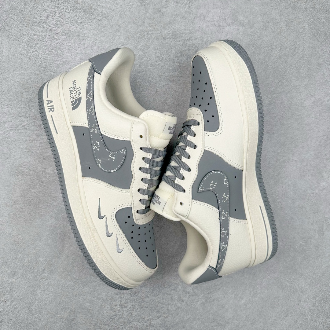 图片[3]-NK Air Force 1´07 Low 空军一号低帮百搭休闲运动板鞋 KK1988-011 柔软、弹性十足的缓震性能和出色的中底设计 横跨复古与现代的外型结合 造就出风靡全球 三十多年的Force 1 直到今天还深受青睐 尺码：36 36.5 37.5 38 38.5 39 40 40.5 41 42 42.5 43 44 44.5 45-选品中心