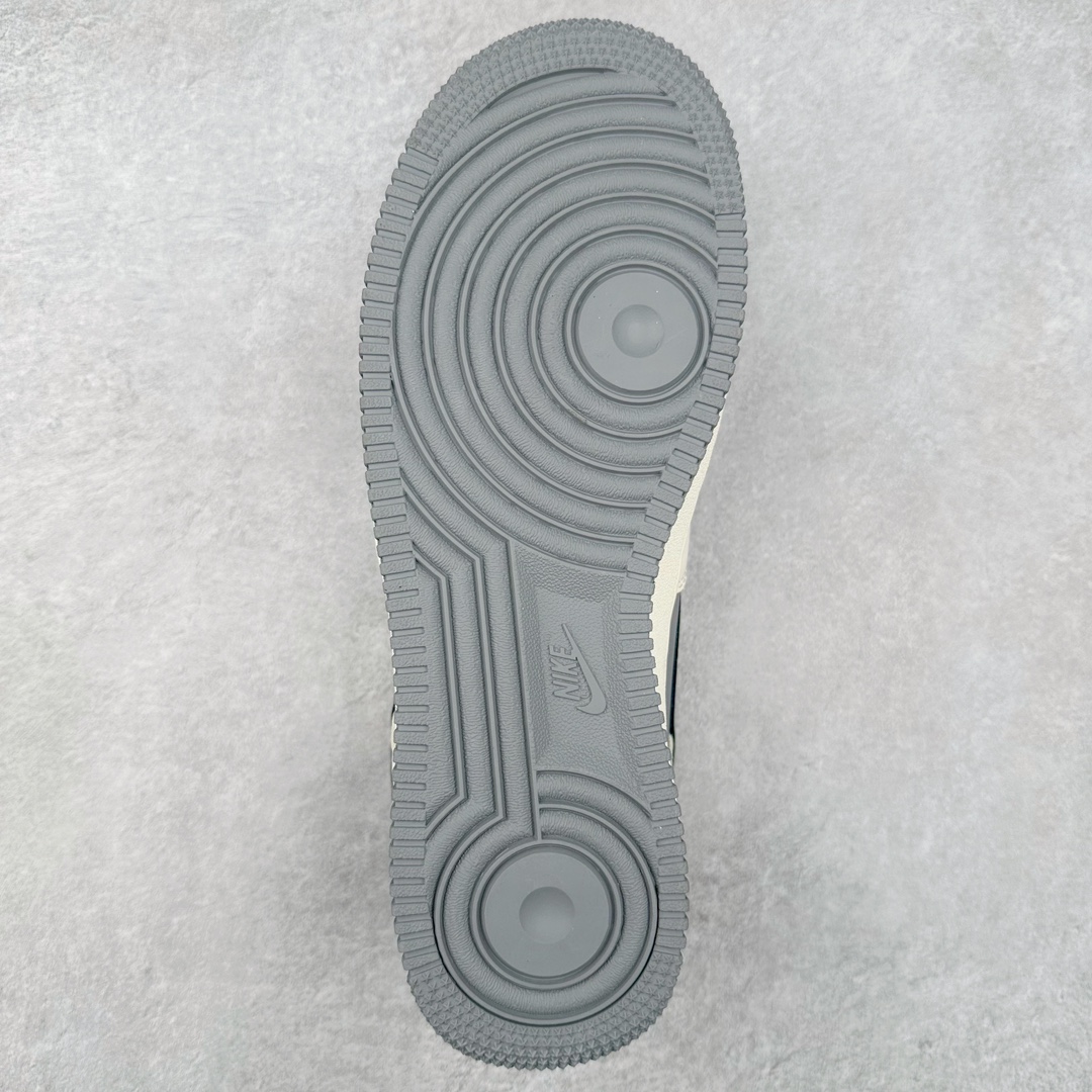 图片[9]-NK Air Force 1´07 Low 空军一号低帮百搭休闲运动板鞋 KK1988-011 柔软、弹性十足的缓震性能和出色的中底设计 横跨复古与现代的外型结合 造就出风靡全球 三十多年的Force 1 直到今天还深受青睐 尺码：36 36.5 37.5 38 38.5 39 40 40.5 41 42 42.5 43 44 44.5 45-选品中心