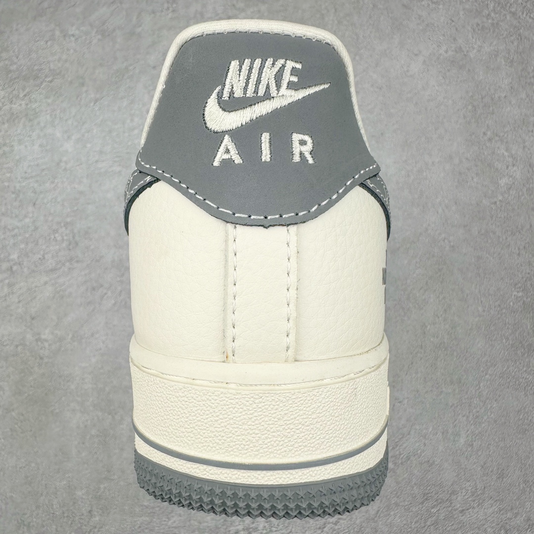 图片[8]-NK Air Force 1´07 Low 空军一号低帮百搭休闲运动板鞋 KK1988-011 柔软、弹性十足的缓震性能和出色的中底设计 横跨复古与现代的外型结合 造就出风靡全球 三十多年的Force 1 直到今天还深受青睐 尺码：36 36.5 37.5 38 38.5 39 40 40.5 41 42 42.5 43 44 44.5 45-选品中心