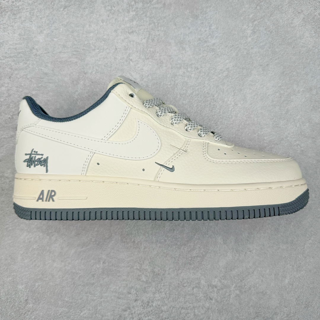 NK Air Force 1´07 Low 空军一号低帮百搭休闲运动板鞋 XZ6188-012 柔软、弹性十足的缓震性能和出色的中底设计 横跨复古与现代的外型结合 造就出风靡全球 三十多年的Force 1 直到今天还深受青睐 尺码:36 36.5 37.5 38 38.5 39 40 40.5 41 42 42.5 43 44 44.5 45-选品中心