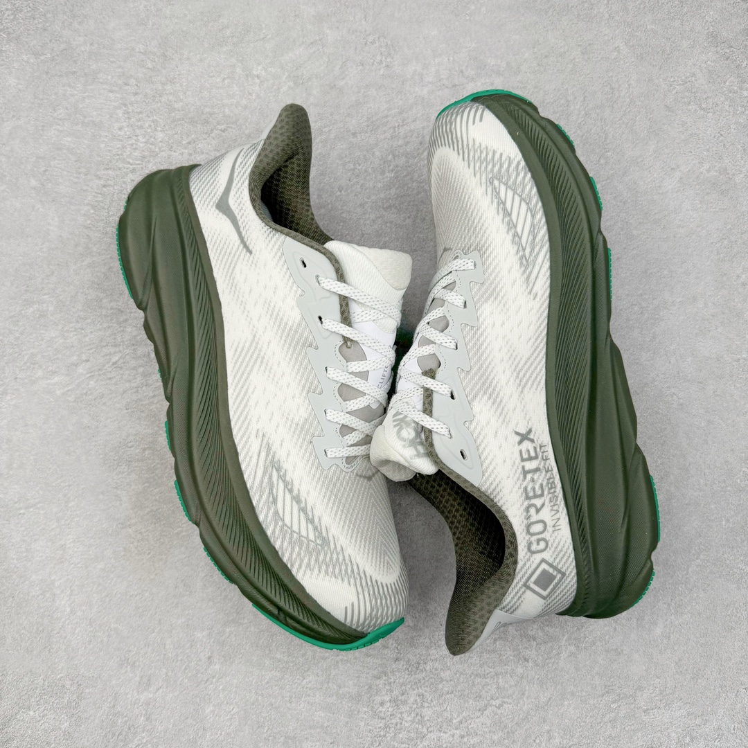 图片[3]-＃HK纯原 HOKA ONE ONE Clifton 克里夫顿9代专业性能减震公路跑步鞋 美国特供批次 轻盈透气的针织网面和纱线的使用让鞋面更挺拔 增强鞋面的强度和支撑性能 搭配柔软的鞋舌 让双脚在舒适包裹中跑的更加畅快 全新泡棉中底 柔软的同时增强回弹性能 为不同跑者提供更平稳流畅的脚感 带来全面的缓冲保护 根据人体工程学设计的延长拉襟 后跟处弹软的海绵填充舒适固定 避免掉跟和摩擦 相比上一代光滑的内衬 Clifton 9的内衬增强了摩擦力 避免双脚在鞋内滑动 尺码：36 36.5 37.5 38 38.5 39 40 40.5 41 42 42.5 43 44 44.5 45-选品中心