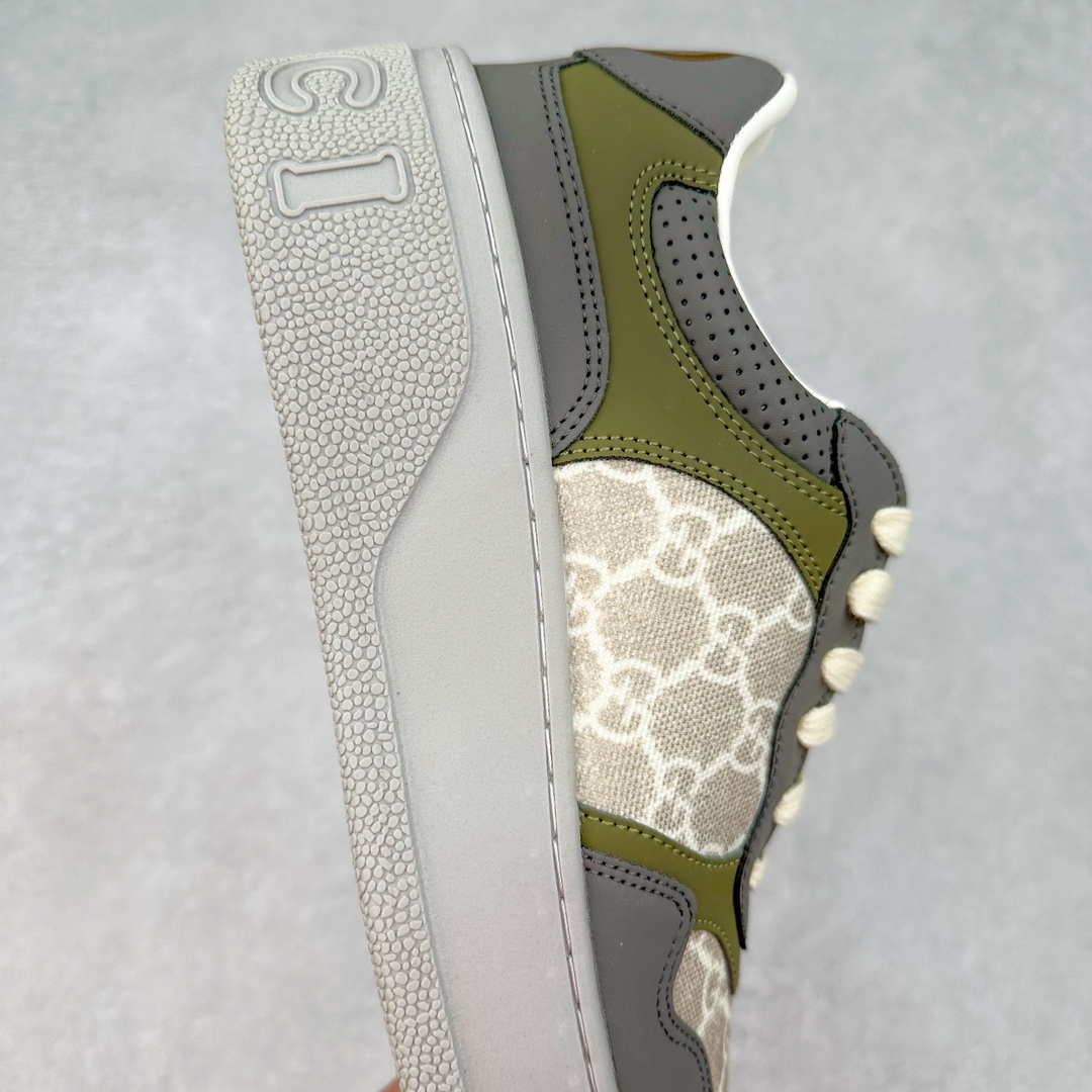 图片[6]-＃纯原福利 Gucci Chunky B Screener GG 古驰饼干鞋运动休闲鞋系列 纯原级别 原版盒子 官方一致原版 原标原盒 官方全套配件 原装雪梨形超软沙绒纸团 手工上线 不开胶 该品牌鞋款在制作中使用的是环保植物胶水 采用版凝胶技术(空胶工艺）存在一些缝隙属于正常现象 不用担心会影响到您的正常使用效果 采用厚底结构 巧妙运用外观设计、配色和材质三重元素 展现出复古风范 别致的橡胶鞋底 搭配米色和乌木色经典GG帆布鞋身及同色调皮革滚边 突显时尚大气的品味 尺码：35 36 37 38 39 40 41 42 43 44 45-选品中心