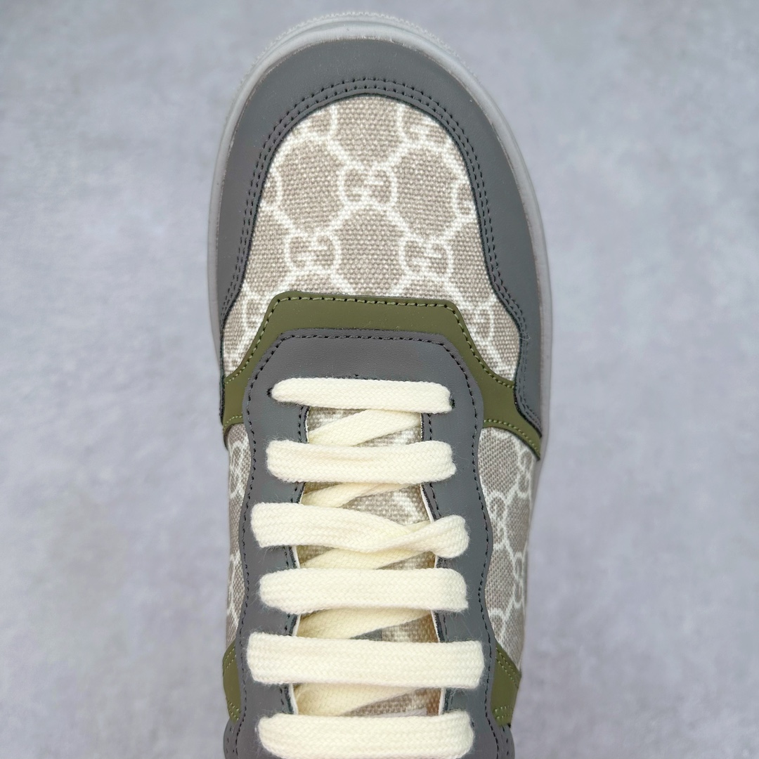 图片[4]-＃纯原福利 Gucci Chunky B Screener GG 古驰饼干鞋运动休闲鞋系列 纯原级别 原版盒子 官方一致原版 原标原盒 官方全套配件 原装雪梨形超软沙绒纸团 手工上线 不开胶 该品牌鞋款在制作中使用的是环保植物胶水 采用版凝胶技术(空胶工艺）存在一些缝隙属于正常现象 不用担心会影响到您的正常使用效果 采用厚底结构 巧妙运用外观设计、配色和材质三重元素 展现出复古风范 别致的橡胶鞋底 搭配米色和乌木色经典GG帆布鞋身及同色调皮革滚边 突显时尚大气的品味 尺码：35 36 37 38 39 40 41 42 43 44 45-选品中心