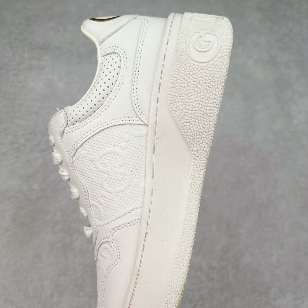 图片[7]-＃纯原福利 Gucci Chunky B Screener GG 古驰饼干鞋运动休闲鞋系列 纯原级别 原版盒子 官方一致原版 原标原盒 官方全套配件 原装雪梨形超软沙绒纸团 手工上线 不开胶 该品牌鞋款在制作中使用的是环保植物胶水 采用版凝胶技术(空胶工艺）存在一些缝隙属于正常现象 不用担心会影响到您的正常使用效果 采用厚底结构 巧妙运用外观设计、配色和材质三重元素 展现出复古风范 别致的橡胶鞋底 搭配米色和乌木色经典GG帆布鞋身及同色调皮革滚边 突显时尚大气的品味 尺码：35 36 37 38 39 40 41 42 43 44 45-选品中心