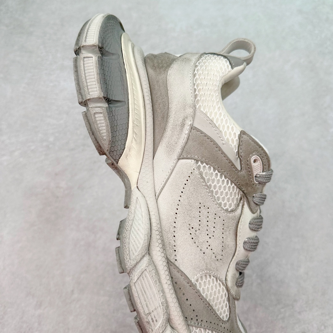 图片[6]-＃XP BALENCIAGA 3XL Sneakers 巴黎世家十代网布系带低帮走秀复古老爹鞋 全套原纸板楦头开发 最原汁原味的灵魂版型 全鞋荧光划线卡点 胶水把控整洁度追求极致完美 每一双都是工艺品 多重QC质检 超越公司货的品控标准 实实在在的免检产品 原盒原配 正确字体电绣 粗细、位置、大小正确 侧边TPU 透气孔匹配意产原版 正确分离大底 TPU软底 原版一致大底LOGO 立体感十足 原厂皮料水洗做旧 采购原厂网纱 不含皮革 网布材料和聚氨酯 磨损效果 鞋头边缘和后帮 Balenciaga 徽标 鞋面和后跟凸印尺码 鞋舌 3XL 橡胶品牌标识和反光细节 鞋帮拉袢和鞋舌拉祥 配反光细节 备用鞋带在鞋履前侧 可在穿着前取下 便于不同造型搭配 偏大一码 尺码：35 36 37 38 39 40 41 42 43 44 45-选品中心