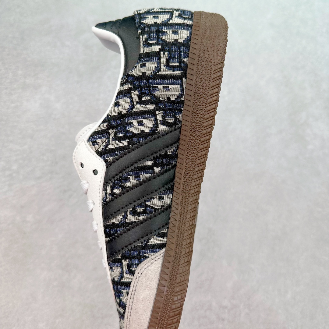 图片[7]-AD Original Samba OG 复古经典轻便板鞋 ST8866 这款桑巴鞋展示了高质量的工艺 带有装饰的超锁缝制和无缝的手感 柔软、柔软的皮革造型和标志性的3条纹完成了精致的外观 正规合身鞋带 鞋面上有绒面鞋垫 橡胶鞋底 享受正畸套筒软感 自50年代首次亮相以来就一直在赢得粉丝的青睐 尺码：36 36.5 37.5 38 38.5 39 40 40.5 41 42 42.5 43 44 44.5 45-选品中心