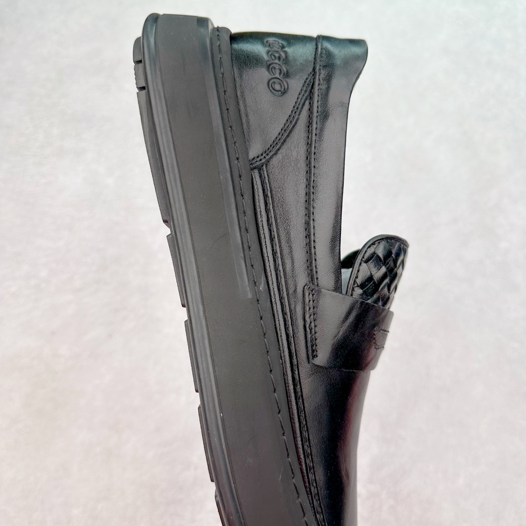 图片[6]-ECCO爱步男士乐福鞋 2024年新款牛皮皮鞋商务豆豆鞋都市伦敦系列 牛皮鞋面 触感如肤 甄选优质牛皮搭配柔软的纺织衬里，以缜密缝线细诉精湛工艺，集舒适与格调一体 圆头的款式设计令鞋头区域更加宽敞舒适，宽楦鞋型适应多种脚型，久穿不累 直接注塑PU鞋底，更加符合人体工学 轻盈柔软，舒适耐穿 沿袭时髦制鞋匠的工艺品质，将舒适脚感与百搭风尚巧妙融为一体，数道工序带来定制般的非凡体验 尺码：38 39 40 41 42 43（皮鞋码）-选品中心