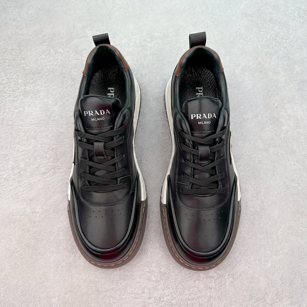 图片[2]-PRADA 普拉达 厚底徽标 低帮休闲运动鞋 广东大厂品质 专柜同步 大气个性更潮更抢眼更追求档次，它将颠覆旧念，与您共度时尚潮人必备! 面料采用原版进口小牛皮 牛皮内里垫脚 橡胶发泡大底 轻便防滑耐磨 脚感舒适 款式耐看做工精细 配以简洁利落的鞋楦 彰显男人的果敢和硬朗 尺码：39 40 41 42 43 44 比运动鞋偏大一码-选品中心