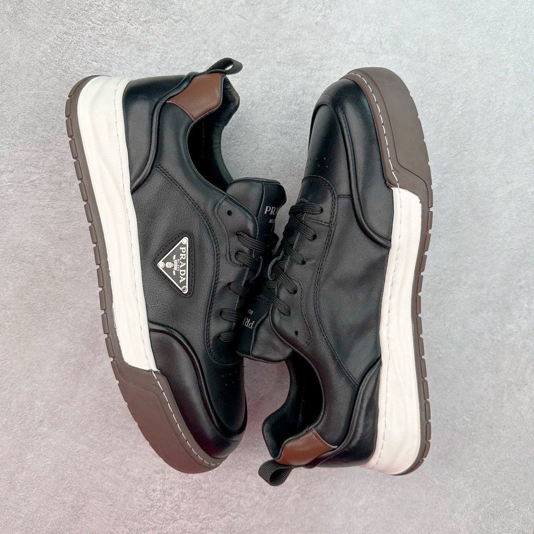 图片[3]-PRADA 普拉达 厚底徽标 低帮休闲运动鞋 广东大厂品质 专柜同步 大气个性更潮更抢眼更追求档次，它将颠覆旧念，与您共度时尚潮人必备! 面料采用原版进口小牛皮 牛皮内里垫脚 橡胶发泡大底 轻便防滑耐磨 脚感舒适 款式耐看做工精细 配以简洁利落的鞋楦 彰显男人的果敢和硬朗 尺码：39 40 41 42 43 44 比运动鞋偏大一码-选品中心