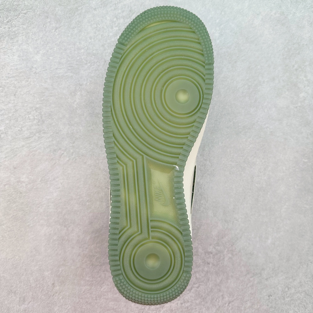 图片[9]-NK Air Force 1´07 Low 空军一号低帮百搭休闲运动板鞋 RC2369-173 柔软、弹性十足的缓震性能和出色的中底设计 横跨复古与现代的外型结合 造就出风靡全球 三十多年的Force 1 直到今天还深受青睐 尺码：36 36.5 37.5 38 38.5 39 40 40.5 41 42 42.5 43 44 44.5 45-选品中心