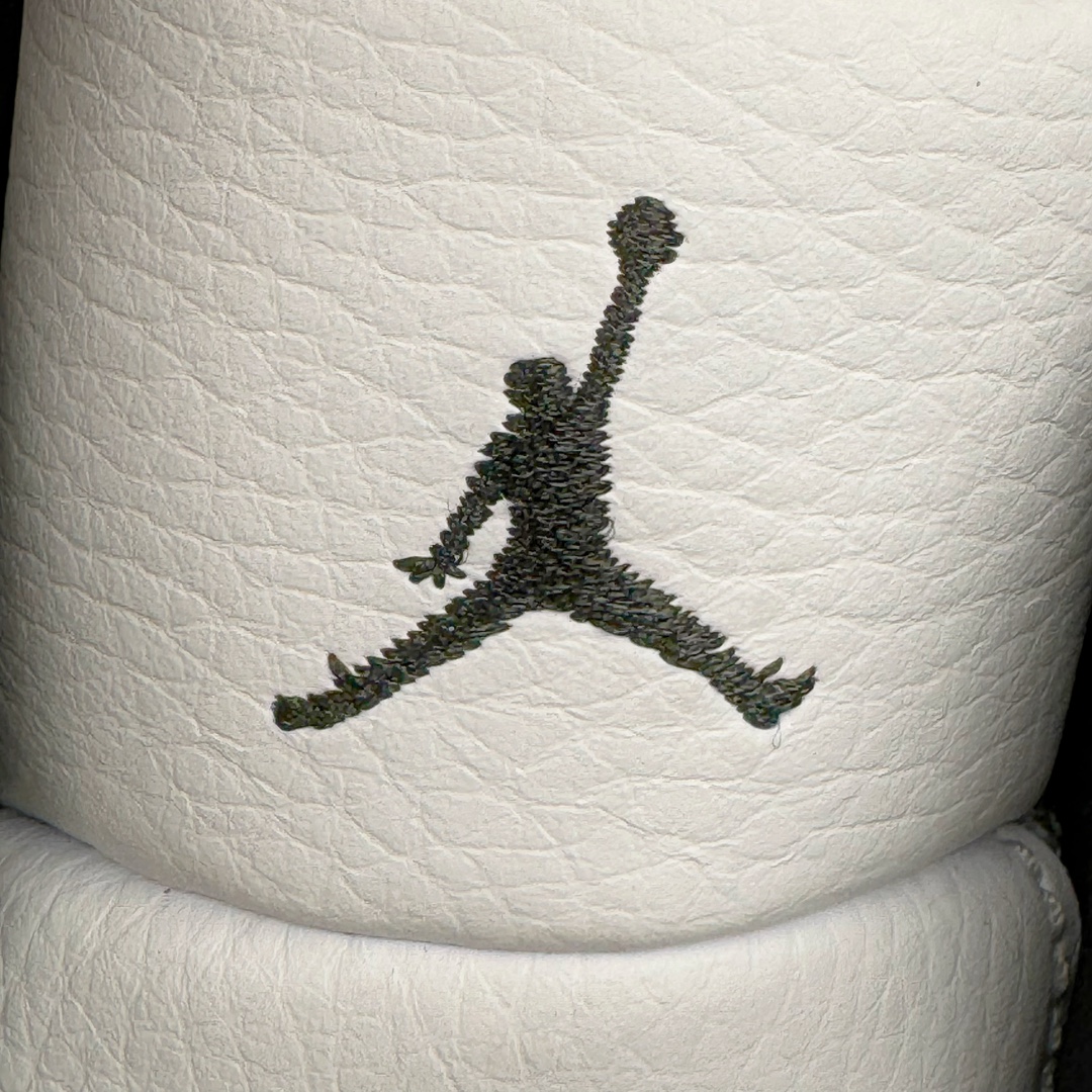 图片[12]-＃SZ纯原 Air Jordan AJ12 Retro 蓝莓 货号：CT8013-140 外贸特供批次 原楦原档案数据开模打造 原汁原味12代鞋型 进口原厂皮料 原厂碳板 原装材料 原厂定制金属扣 原厂电绣 支持与公司货全方位对比 只服务于5%懂鞋的高端客户 发国外可支持各种retail商店充正寄售 尺码：40 40.5 41 42 42.5 43 44 44.5 45 45.5 46 47.5 48.5-选品中心