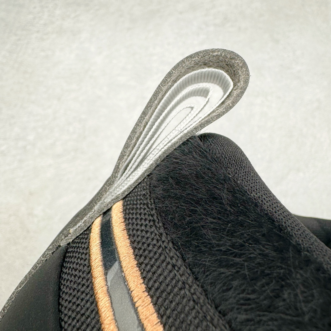 图片[17]-＃灭世/Max NK Book 1 Devin Booker 德文·布克一代男子实战篮球鞋 黑金 FJ4250-001 灭世纯原革新出货‼️缓震配置独家革新！实战属性直接拉满👊🏻实战 天花板上限再度提升！实战亲测-性能体验吊打国产同价位鞋款（为满足海外市场 布克一代最大尺码为47.5） ⚫️增配前掌鹅蛋ZOOM ➕抗扭片➕后掌马蹄ZOOM气垫（正品仅配置后掌zoom气垫） ⚫️采用科比4代鞋楦以及龙骨数据打造！小科4实至名归！（完美解决正品压脚趾问题） ⚫️鞋身➕鞋头增配高频补强层，提升鞋头以及脚踝支撑性 ⚫️鞋垫采用科比4代元年高弹缓震垫材质-磨合一场直接贴合脚型☑️ ⚫️外底加厚2mm，wow10止滑配方，无需磨合，抓地性能原地起飞 最强布克一代有且只在灭世纯原（支持市场任意货品正面PK） 真材实料，肉眼可见！革新升级绝非空穴来风！灭世纯原内外兼修，用态度诠释实战新篇章👊🏻 Book 1 尺码 39-47.5-选品中心