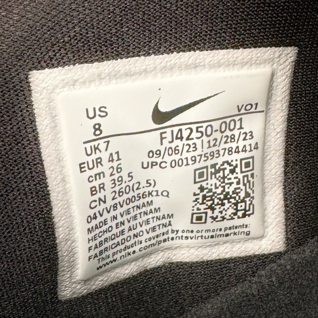 图片[12]-＃灭世/Max NK Book 1 Devin Booker 德文·布克一代男子实战篮球鞋 黑金 FJ4250-001 灭世纯原革新出货‼️缓震配置独家革新！实战属性直接拉满👊🏻实战 天花板上限再度提升！实战亲测-性能体验吊打国产同价位鞋款（为满足海外市场 布克一代最大尺码为47.5） ⚫️增配前掌鹅蛋ZOOM ➕抗扭片➕后掌马蹄ZOOM气垫（正品仅配置后掌zoom气垫） ⚫️采用科比4代鞋楦以及龙骨数据打造！小科4实至名归！（完美解决正品压脚趾问题） ⚫️鞋身➕鞋头增配高频补强层，提升鞋头以及脚踝支撑性 ⚫️鞋垫采用科比4代元年高弹缓震垫材质-磨合一场直接贴合脚型☑️ ⚫️外底加厚2mm，wow10止滑配方，无需磨合，抓地性能原地起飞 最强布克一代有且只在灭世纯原（支持市场任意货品正面PK） 真材实料，肉眼可见！革新升级绝非空穴来风！灭世纯原内外兼修，用态度诠释实战新篇章👊🏻 Book 1 尺码 39-47.5-选品中心