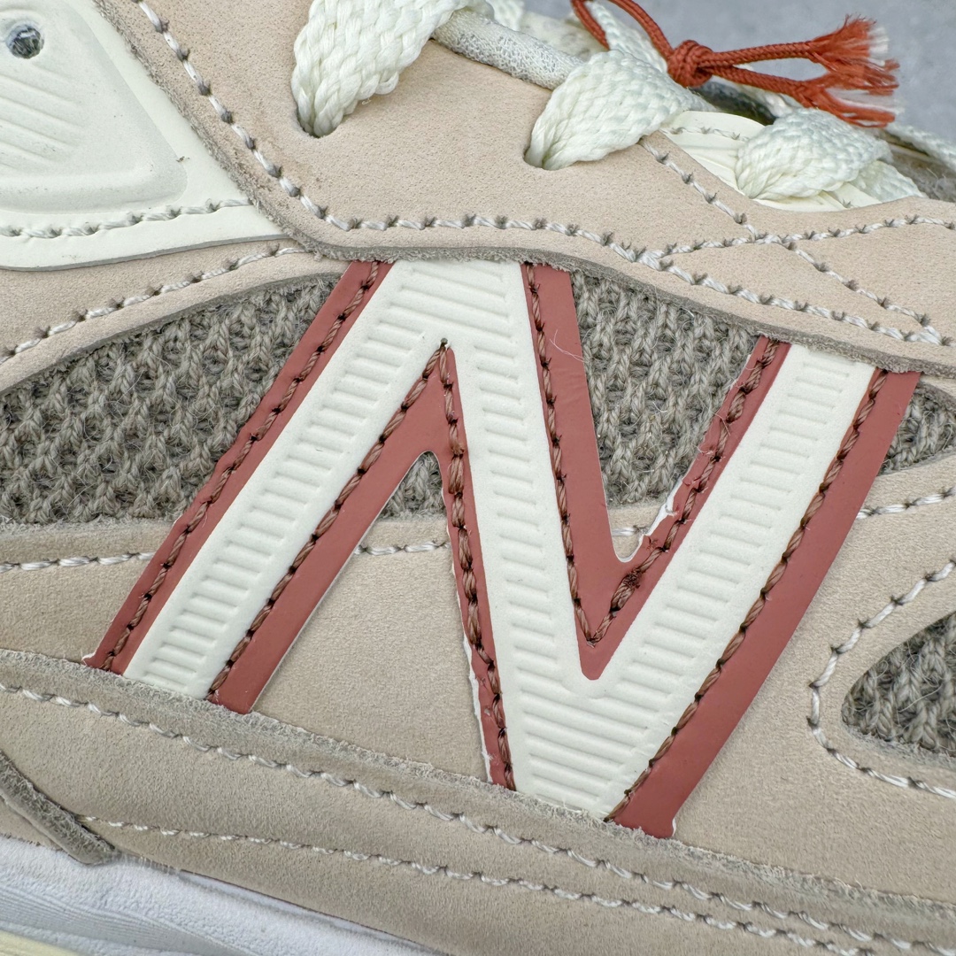 图片[20]-＃ZC总裁 Loro Piana x New Balance 新百伦NB990V6 第六代总统复古慢跑鞋 联名灰酒红 U990LO6 本次联名选择以美产990V6鞋型为蓝本，鞋面由奶油色和灰褐色拼接打造，N字Logo、鞋底、以及鞋舌处加入了Loro Piana经典的勃艮第红勾勒。鞋舌标签上印有\\\”Loro Piana\\\”标识，彰显特殊身份，整体颜值不俗。材质方面也主打一个奢华，采用针织网眼和升级版优质麂皮打造，并且融入了 Loro Piana 标志性的 Pecora Nera 羊毛，后跟和鞋底搭载ENCAP和 FuelCell缓冲技术，上脚舒适度得以保证，确实是史上最奢华的一双990V6联名了。原盒原配 正确3M反光细节 原楦原纸版开发 正确6层组合底模精密开发 后跟透明TPU水晶装饰条稳固 沿用了引以为傲的跑鞋手工技艺 采用猪皮绒面并包裹局部透气网面的鞋身设计 菱网鞋舌上刻有New Balance USA 鞋面依旧身着经典的大热之灰 彰显了其高端的品质身份 尺码：36 37 37.5 38 38.5 39 40 40.5 41.5 42 42.5 43 44 44.5 45 46.5-选品中心