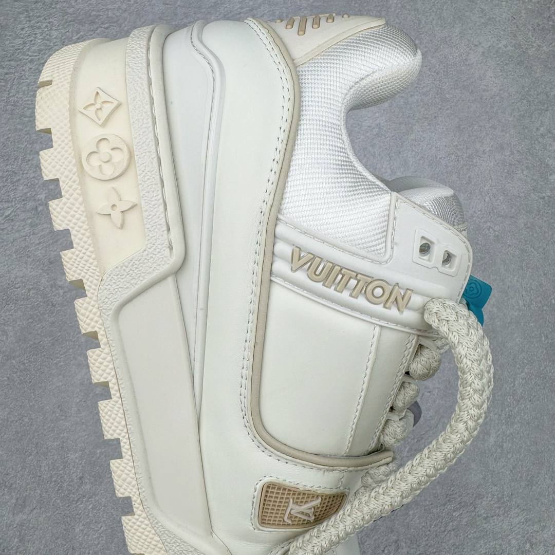 图片[6]-＃FS纯原特价 lv Trainer Maxi 小胖丁系列面包鞋 驴牌23S时尚走秀款 原版购入开发历时半年开发打造 原版完美楦型 多次调试 达到还原99% 鞋面独家订制细柔小牛皮 厚实织物鞋带 独家私模超轻TPU大底 原配扣子串珠 正确原装黄色鞋盒 正确中底印花 鞋面印花3D高频深度立体 全鞋电脑针车 紧密相连 针距密度一致 皮面裁剪部位 统一油边封口工艺 备受瞩目火热面包鞋再次拉满流量 各地网红上脚 立体饱满的彩色面包鞋身 超大版型重新诠释了 Virgil Abloh大热lv运动时装鞋 完美增高5CM Size 35 36 37 38 39 40 41 42 43 44 45-选品中心