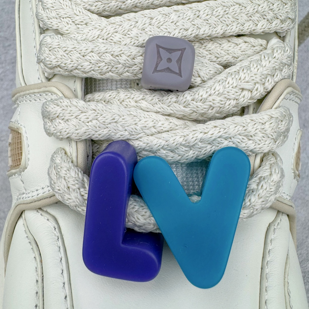 图片[16]-＃FS纯原特价 lv Trainer Maxi 小胖丁系列面包鞋 驴牌23S时尚走秀款 原版购入开发历时半年开发打造 原版完美楦型 多次调试 达到还原99% 鞋面独家订制细柔小牛皮 厚实织物鞋带 独家私模超轻TPU大底 原配扣子串珠 正确原装黄色鞋盒 正确中底印花 鞋面印花3D高频深度立体 全鞋电脑针车 紧密相连 针距密度一致 皮面裁剪部位 统一油边封口工艺 备受瞩目火热面包鞋再次拉满流量 各地网红上脚 立体饱满的彩色面包鞋身 超大版型重新诠释了 Virgil Abloh大热lv运动时装鞋 完美增高5CM Size 35 36 37 38 39 40 41 42 43 44 45-选品中心