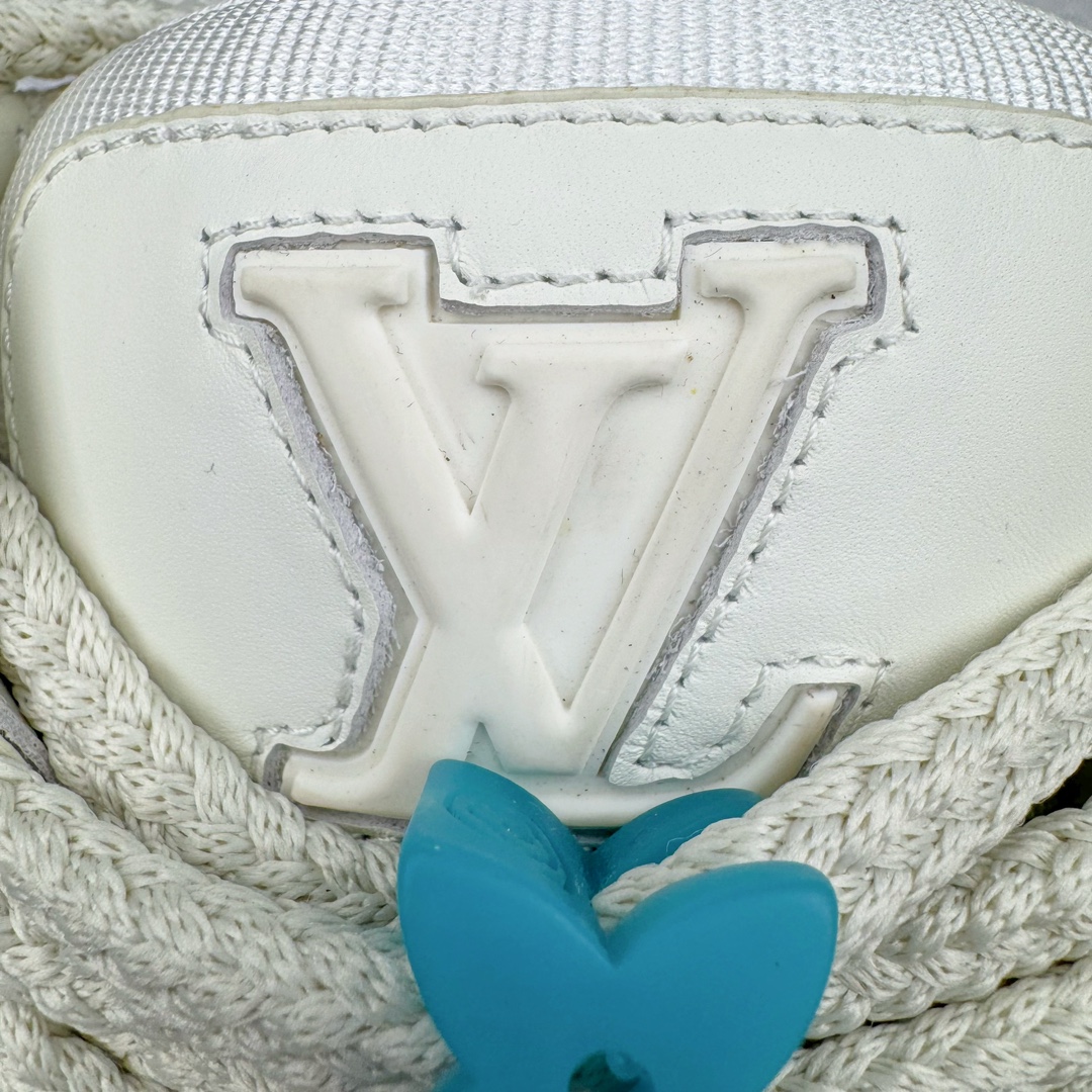 图片[15]-＃FS纯原特价 lv Trainer Maxi 小胖丁系列面包鞋 驴牌23S时尚走秀款 原版购入开发历时半年开发打造 原版完美楦型 多次调试 达到还原99% 鞋面独家订制细柔小牛皮 厚实织物鞋带 独家私模超轻TPU大底 原配扣子串珠 正确原装黄色鞋盒 正确中底印花 鞋面印花3D高频深度立体 全鞋电脑针车 紧密相连 针距密度一致 皮面裁剪部位 统一油边封口工艺 备受瞩目火热面包鞋再次拉满流量 各地网红上脚 立体饱满的彩色面包鞋身 超大版型重新诠释了 Virgil Abloh大热lv运动时装鞋 完美增高5CM Size 35 36 37 38 39 40 41 42 43 44 45-选品中心