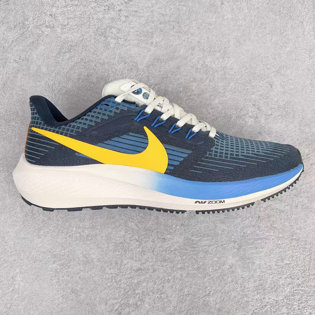 图片[10]-＃长期补货 超级跑量神器 NK Zoom Pegasus 39 登月39代系列 网纱透气缓震疾速跑鞋 中底内置Zoom Air 气垫 假一赔十 工厂个位数利润 淡季生产只为养工人 焕新升级 助力攻克湿滑的跑步征程 外底设计结合凹槽 铸就非凡抓地力 粘性橡胶助力提供非凡抓地力 合成材质与织物包覆双足 营造如袜子般透气舒适的穿着体验 传统鞋带系统易于调节 塑就个性化贴合体验 尺码：36 36.5 37.5 38 38.5 39 40 40.5 41 42 42.5 43 44 44.5 45-选品中心